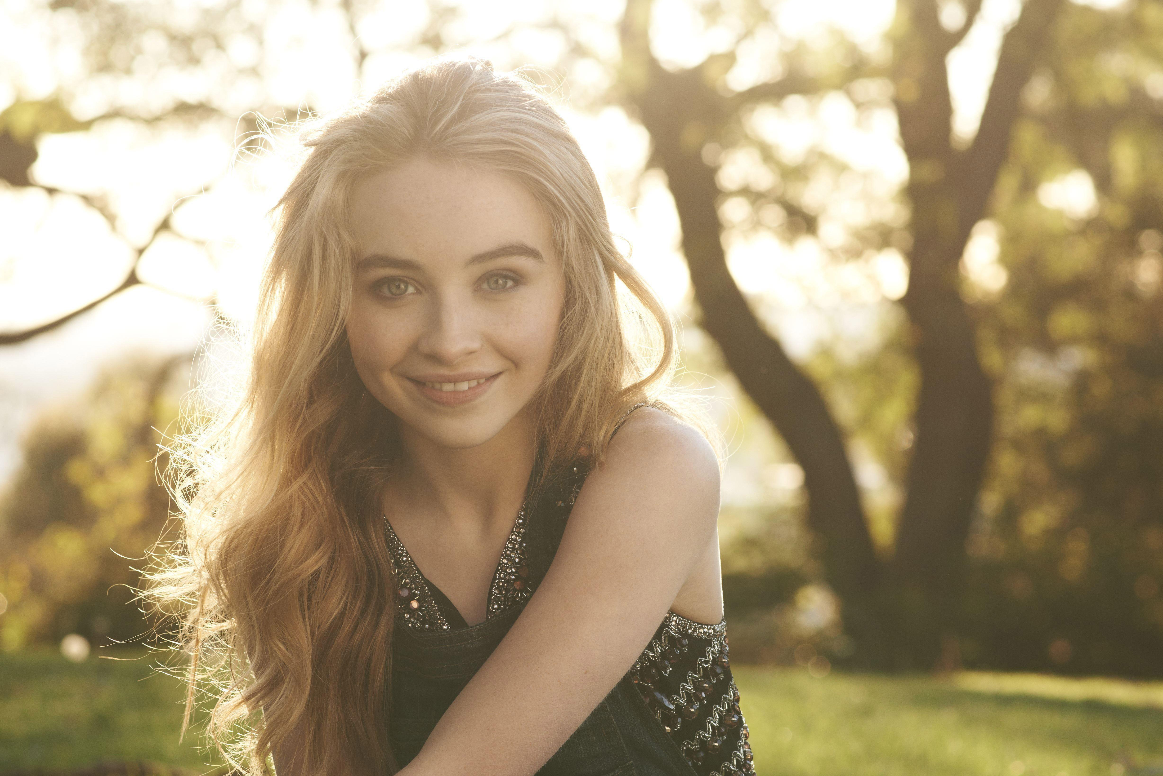 Cute Sabrina Carpenter 2017 Wallpapers