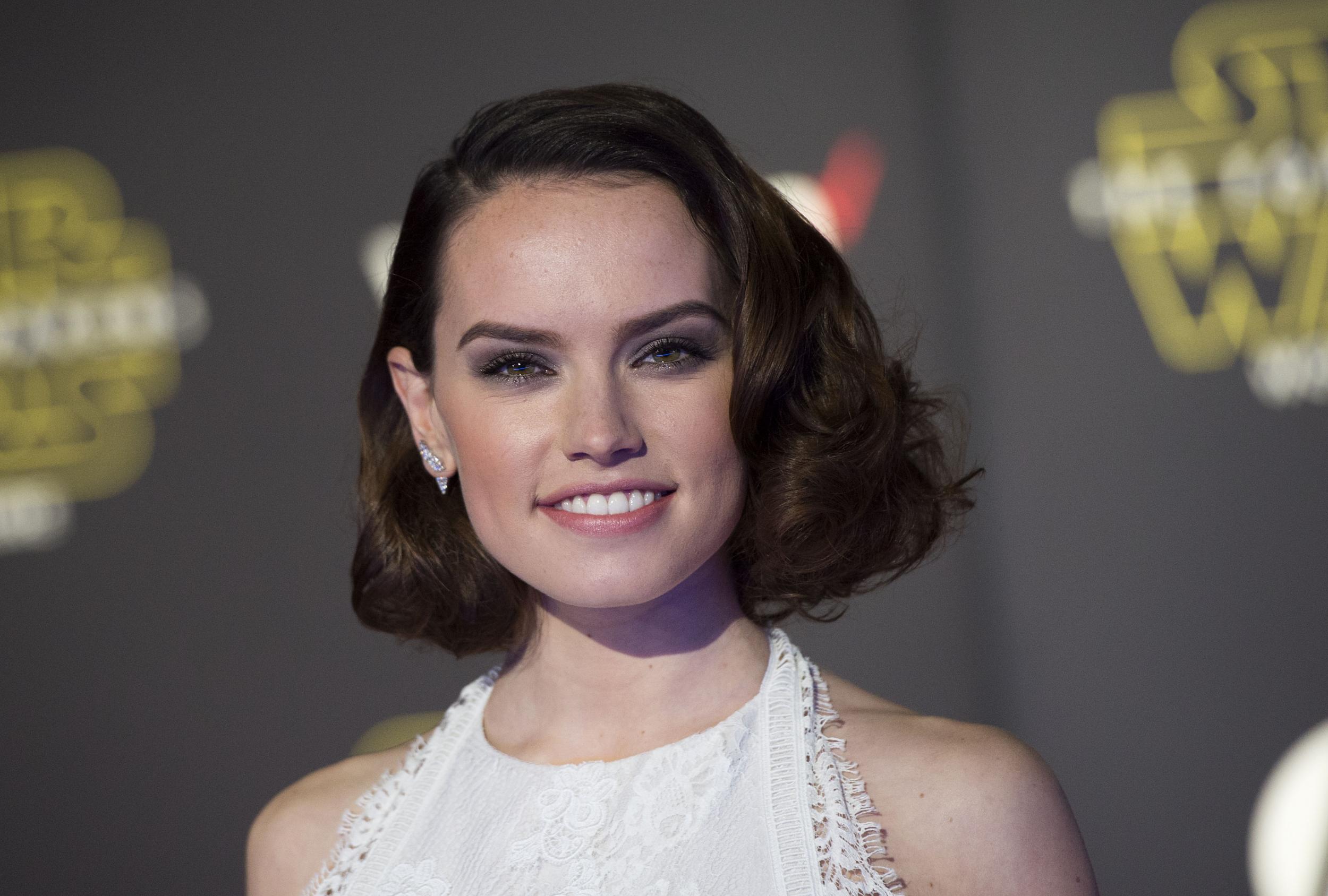 Daisy Ridley Face Wallpapers