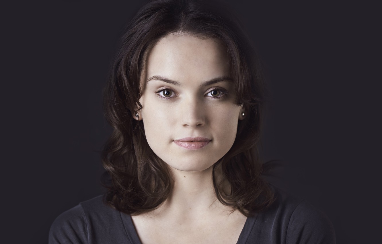 Daisy Ridley Smile Wallpapers