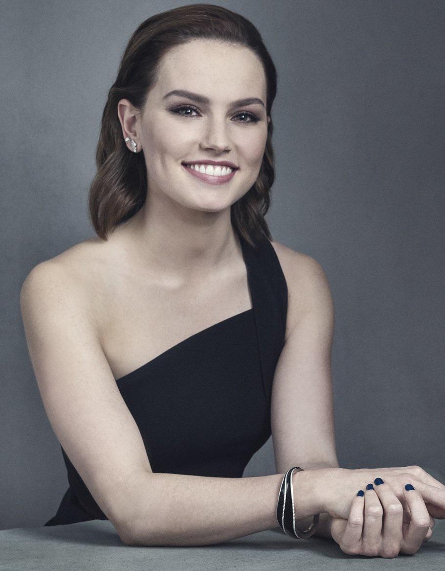 Daisy Ridley Smile Wallpapers