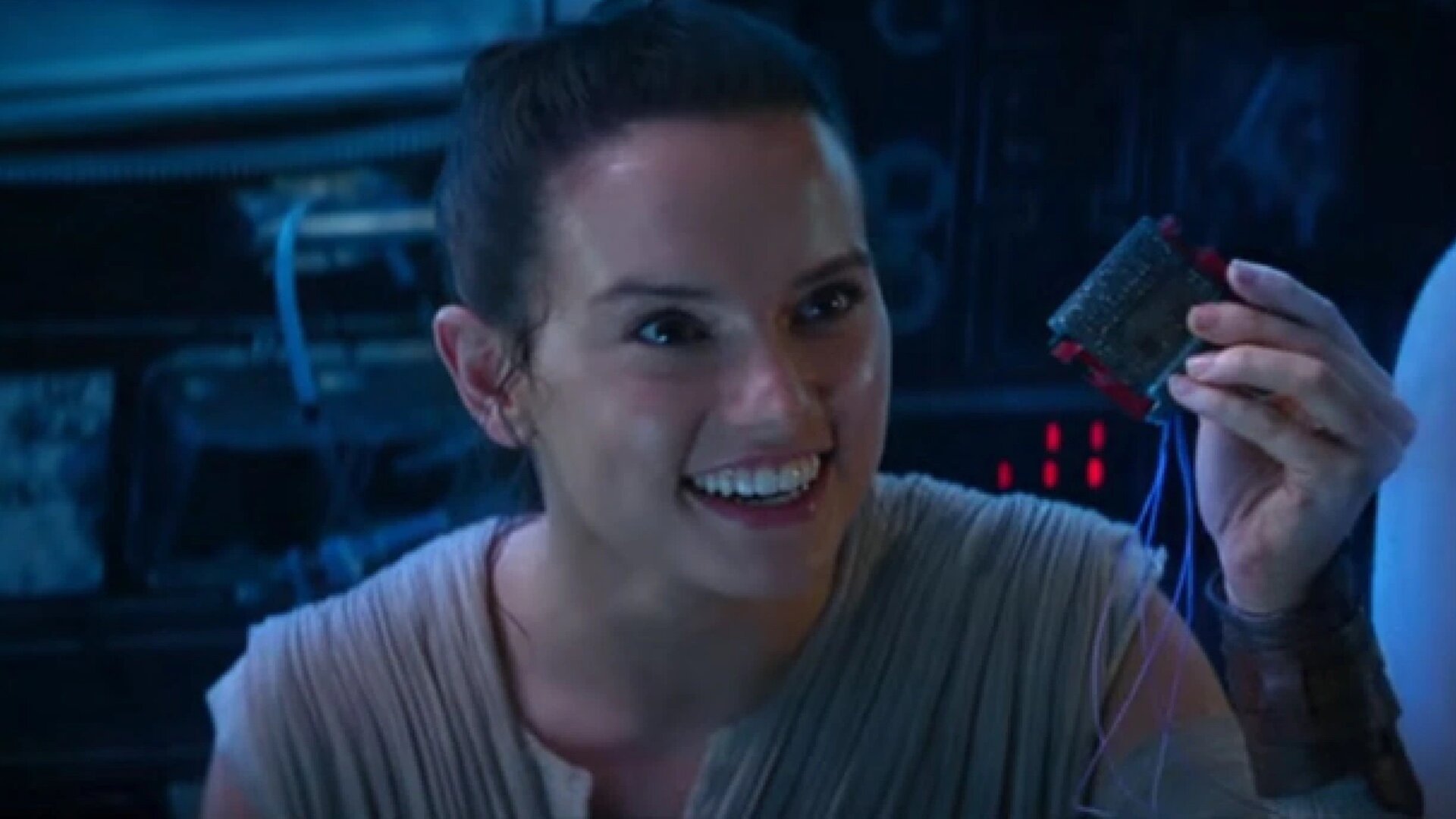 Daisy Ridley Smile Wallpapers