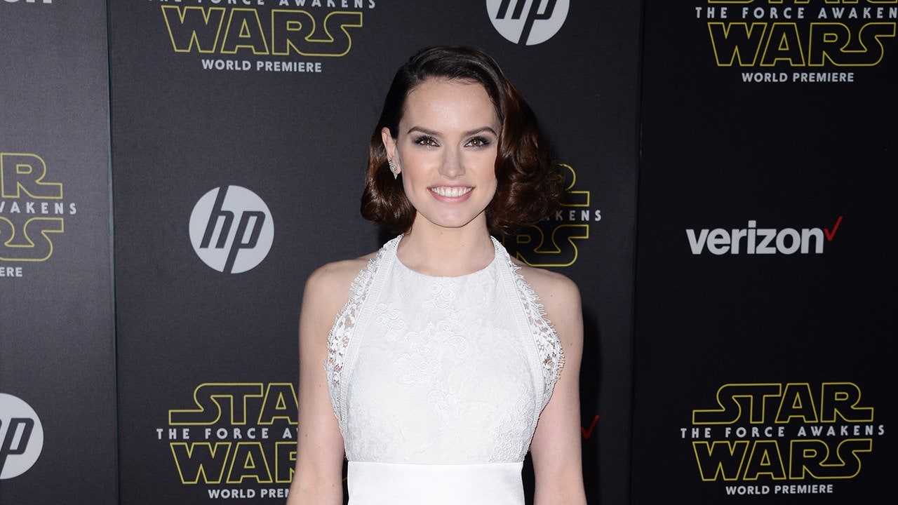 Daisy Ridley Smiling In Green Dress Wallpapers