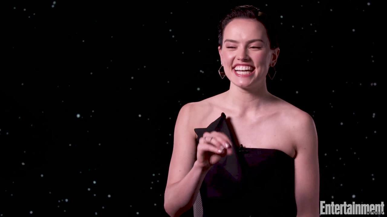 Daisy Ridley Smiling In Green Dress Wallpapers