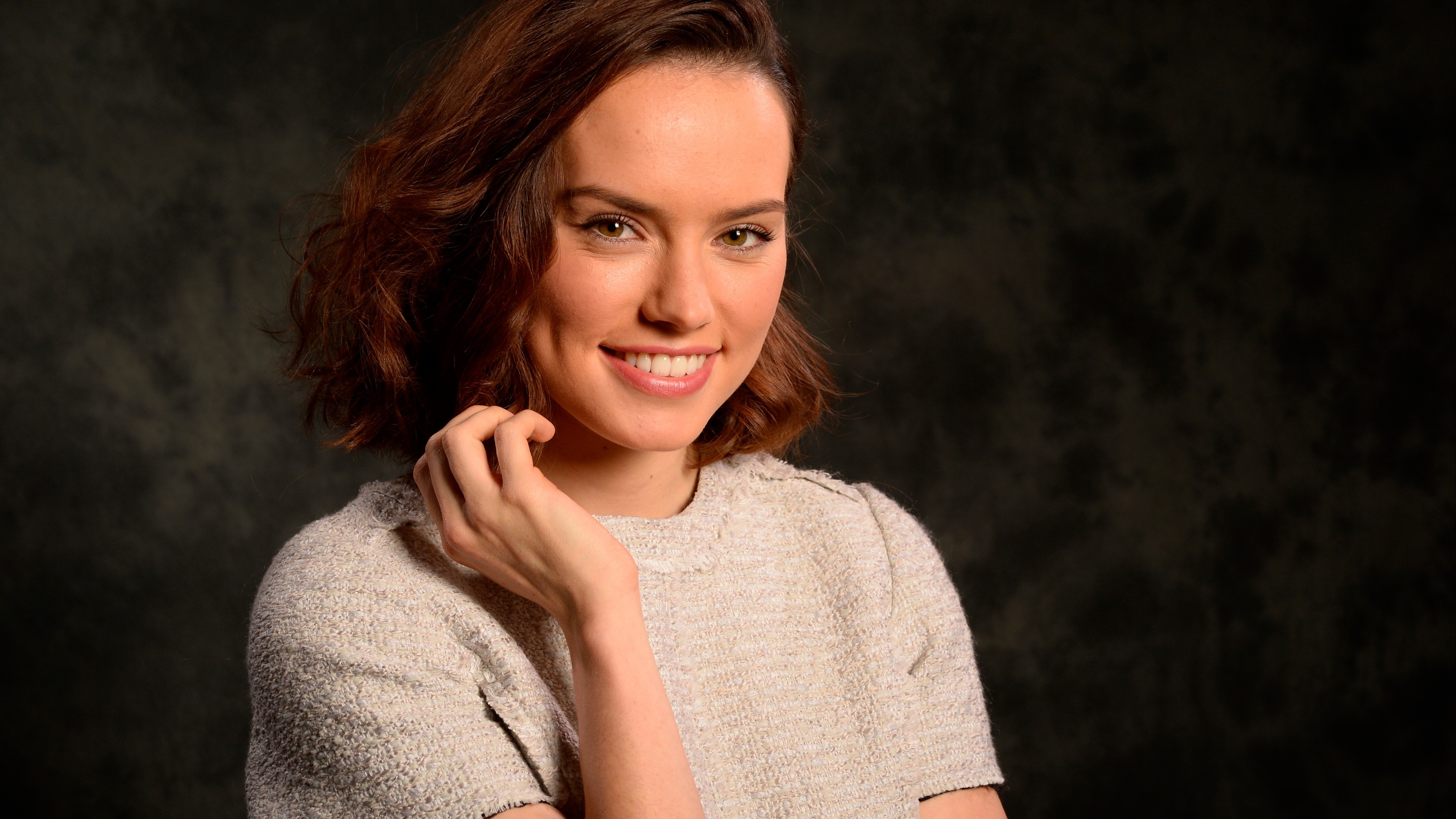 Daisy Ridley Smiling In Green Dress Wallpapers