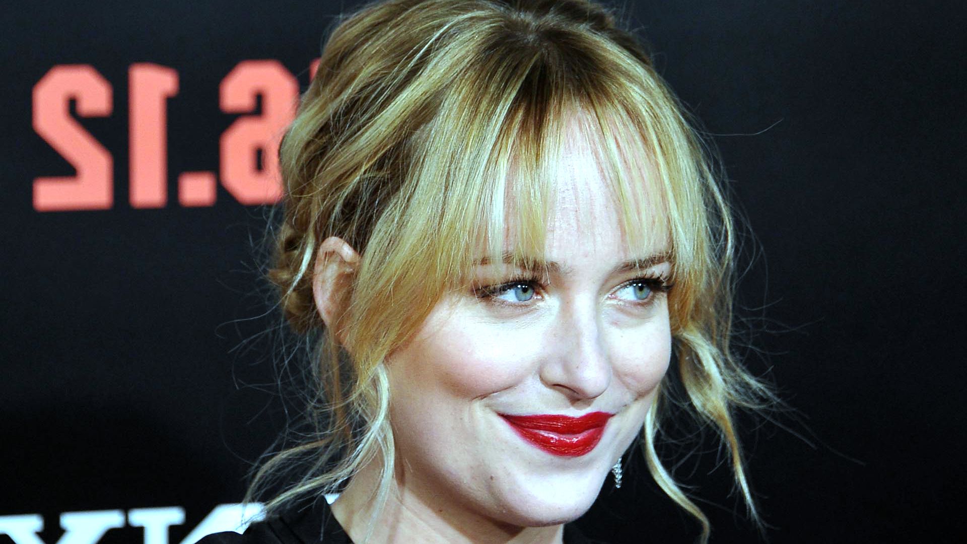 Dakota Johnson Hot Fifty Shades Actress Wallpapers