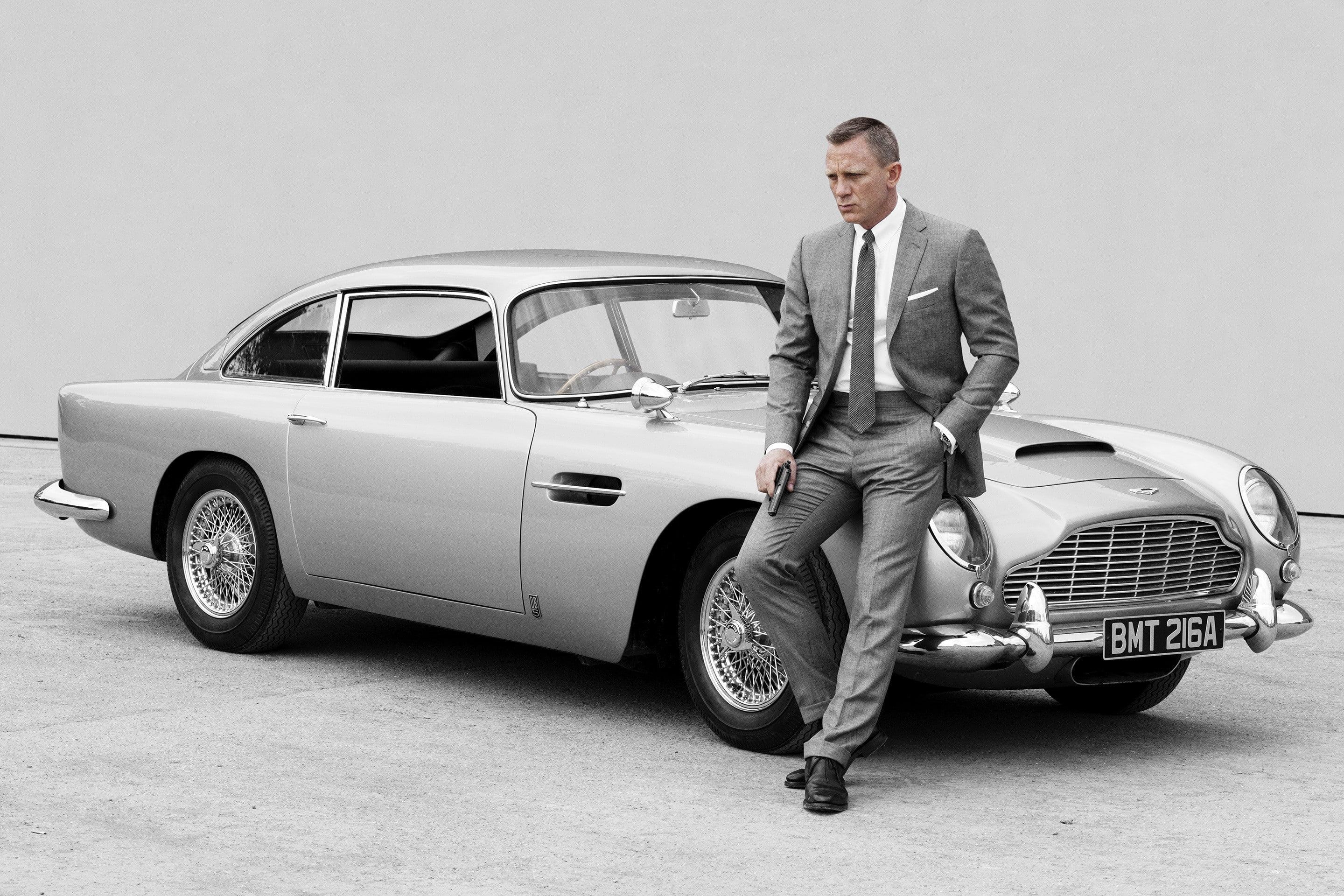 Daniel Craig 007 James Bond Aston Martin Car Photoshoot Wallpapers