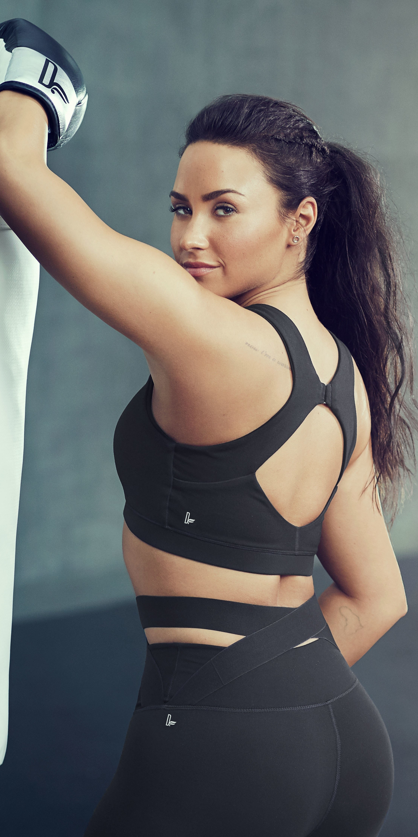 Demi Lovato Singer Fitness Wallpapers