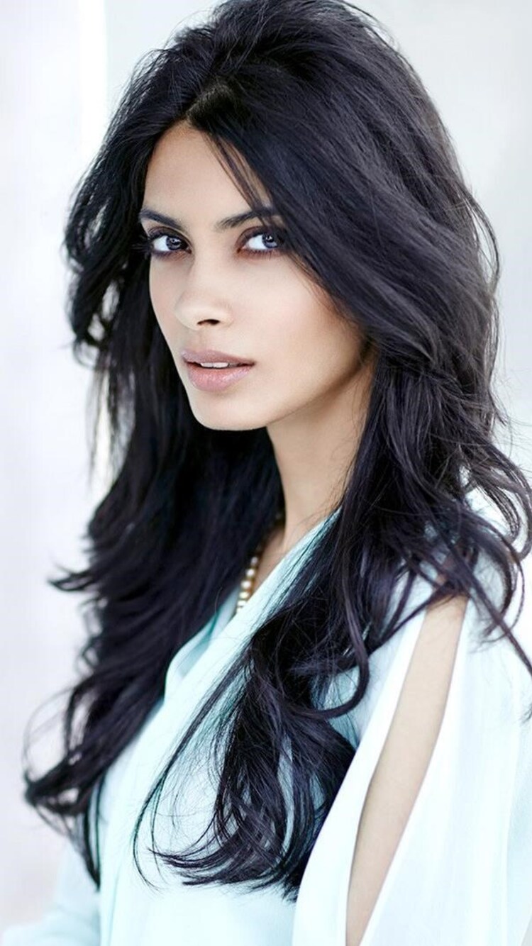 Diana Penty Wallpapers