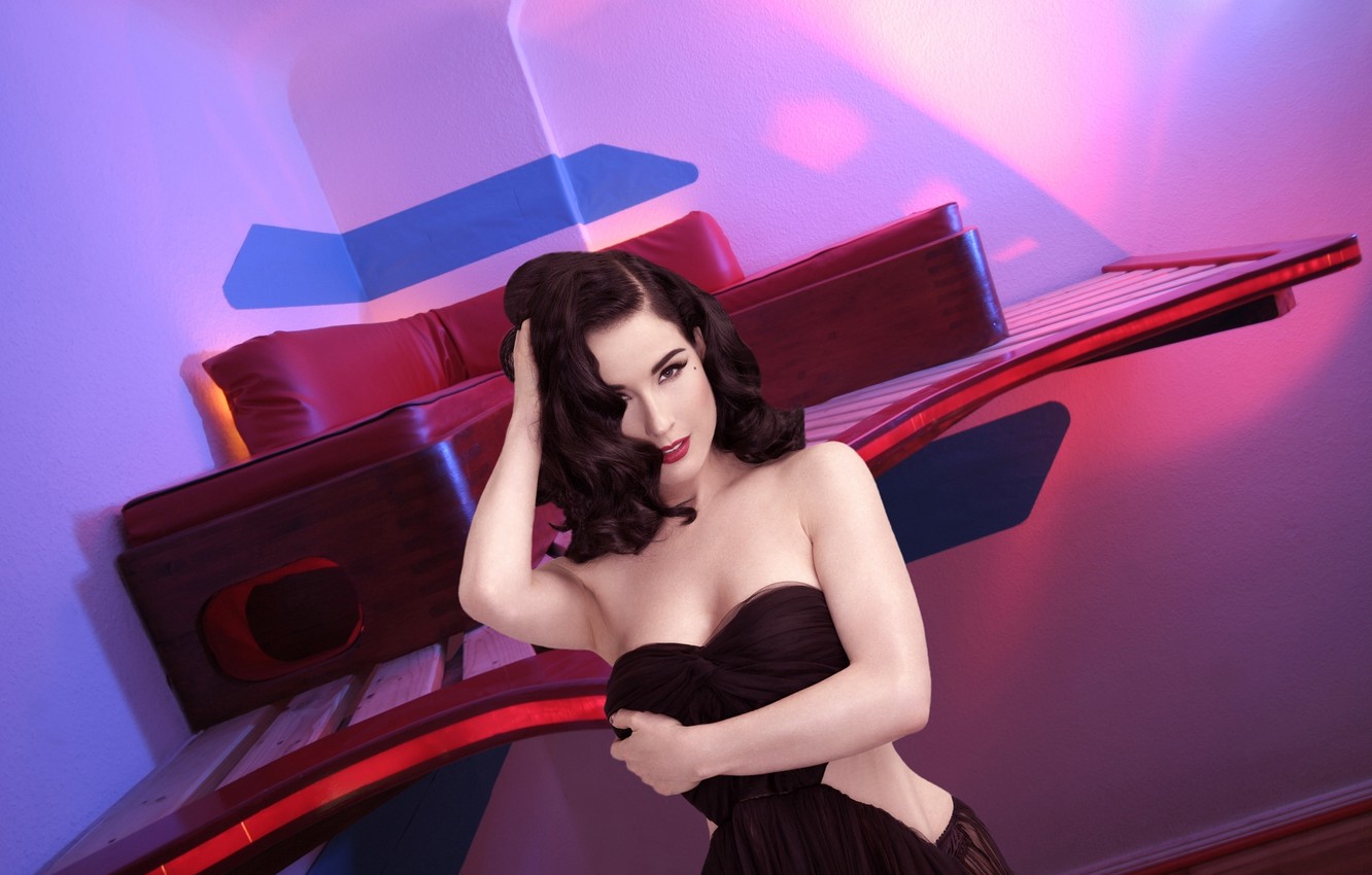 Dita Von Teese Wallpapers