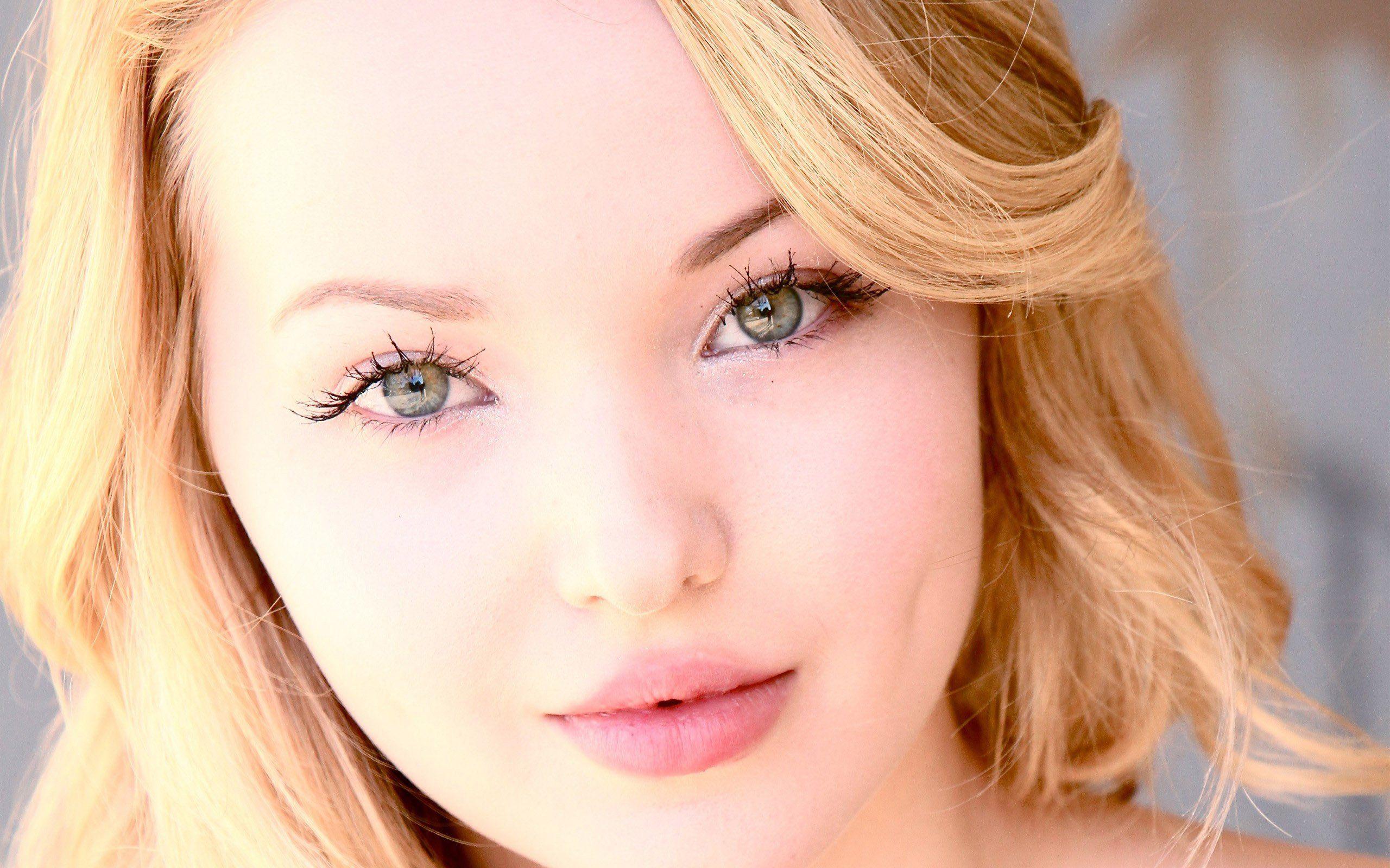 Dove Cameron Face Wallpapers