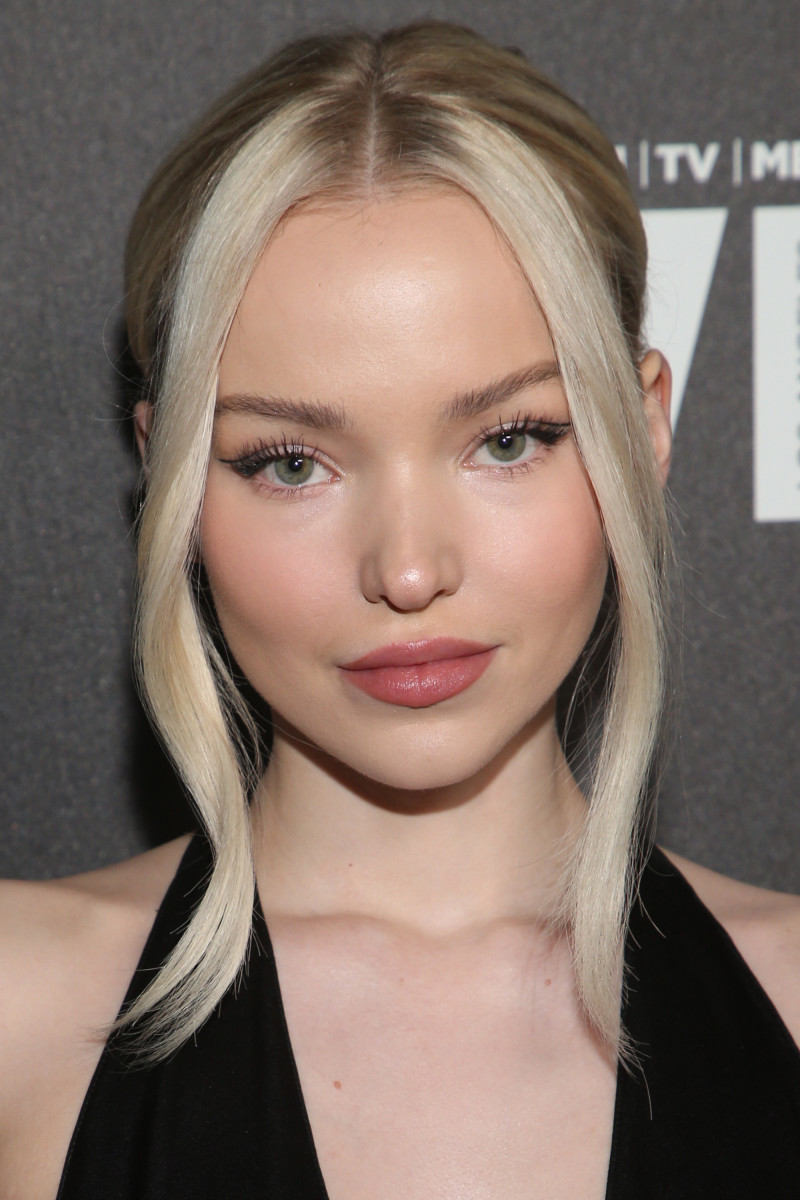 Dove Cameron Face Wallpapers