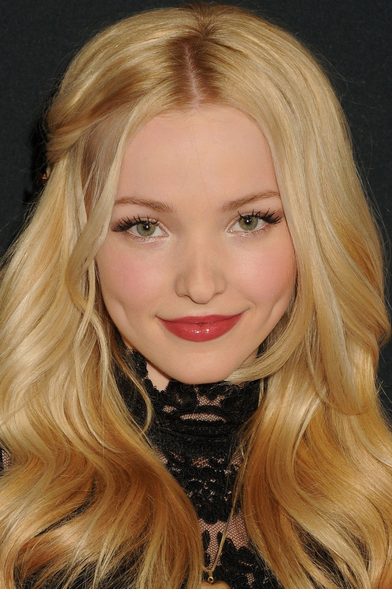 Dove Cameron Face Wallpapers