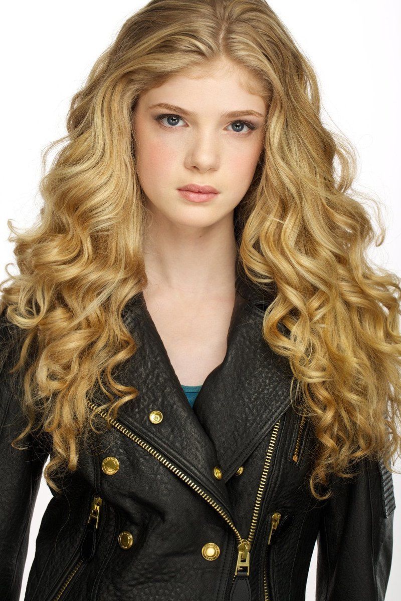 Elena Kampouris Portrait Wallpapers