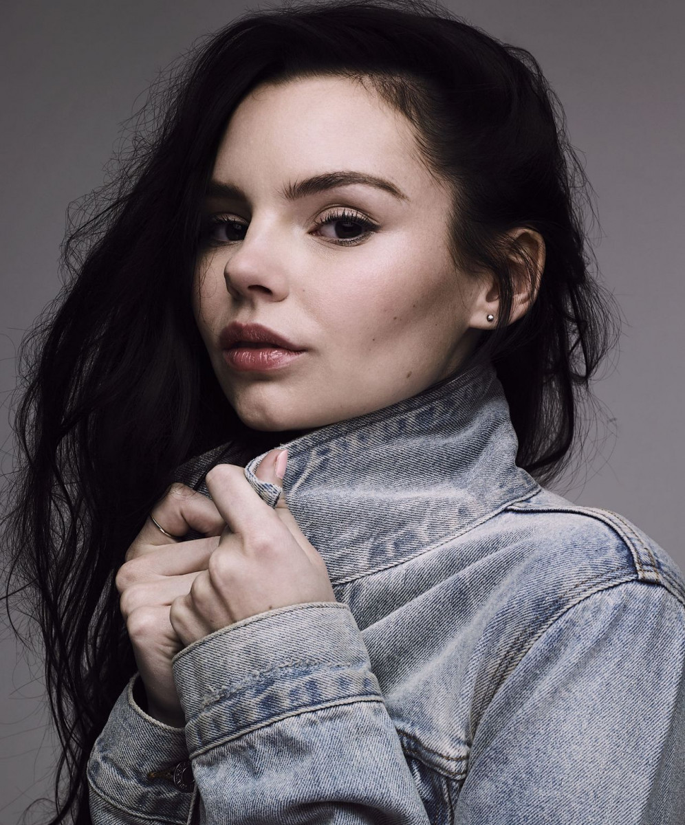 Eline Powell Wallpapers