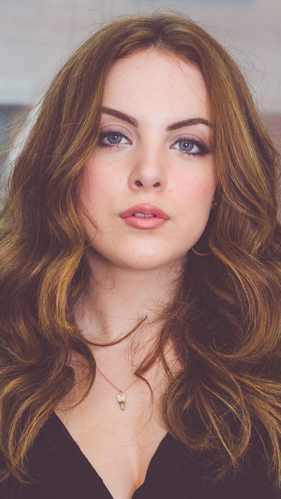 Elizabeth Gillies Close Up Wallpapers