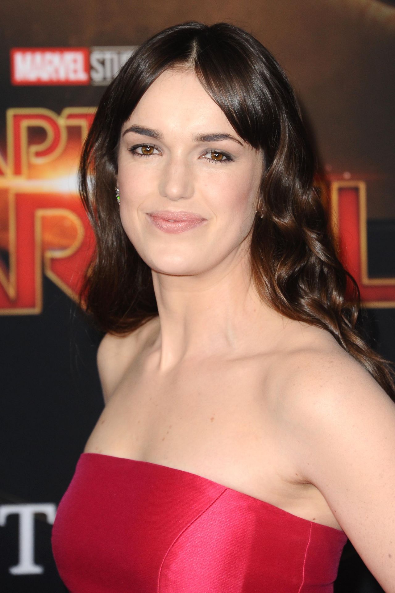 Elizabeth Henstridge 2018 Wallpapers