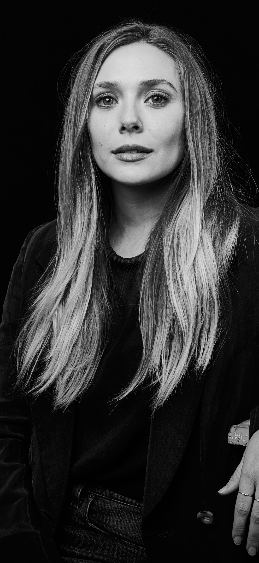 Elizabeth Olsen Beautiful Monochrome Wallpapers