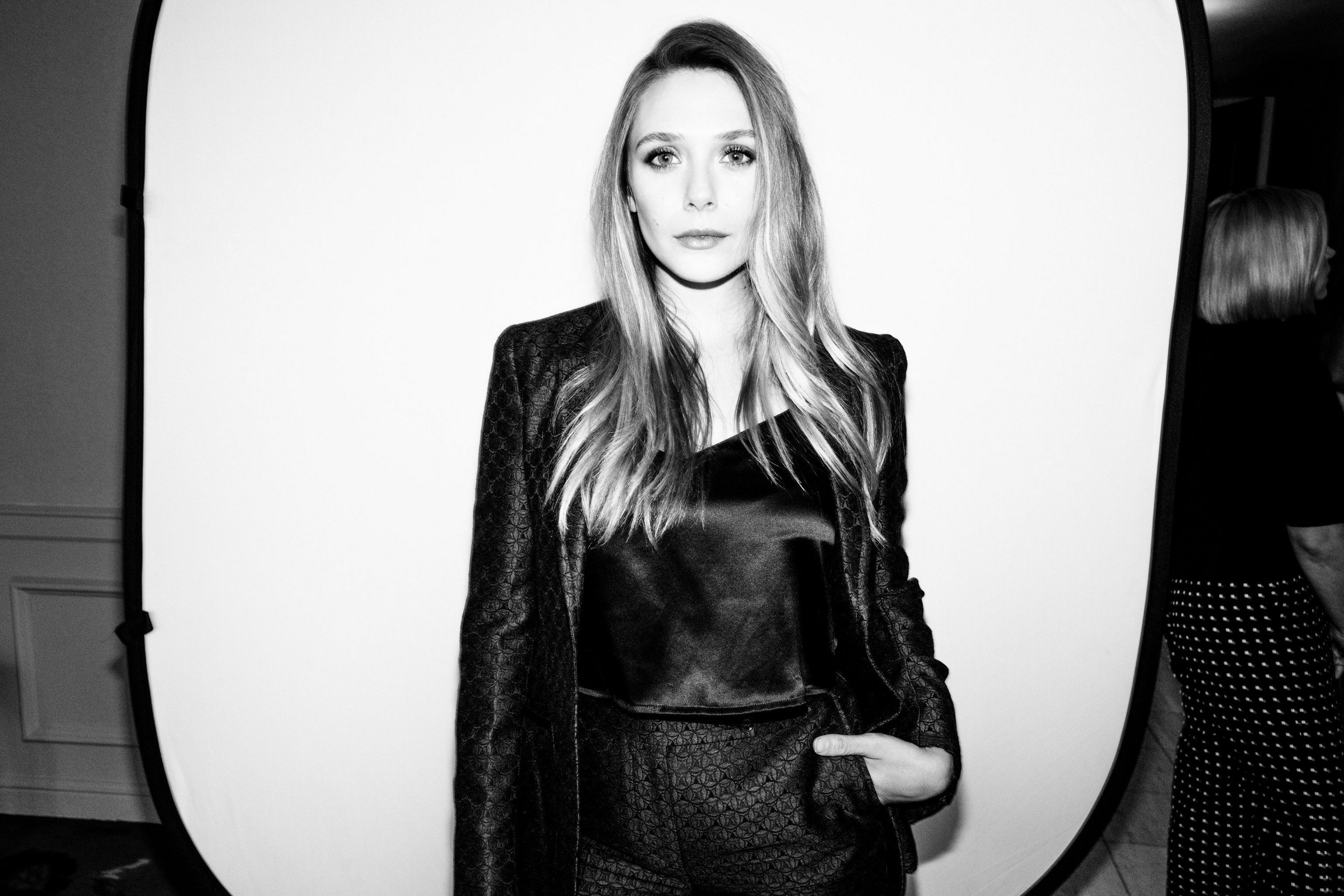 Elizabeth Olsen Beautiful Monochrome Wallpapers