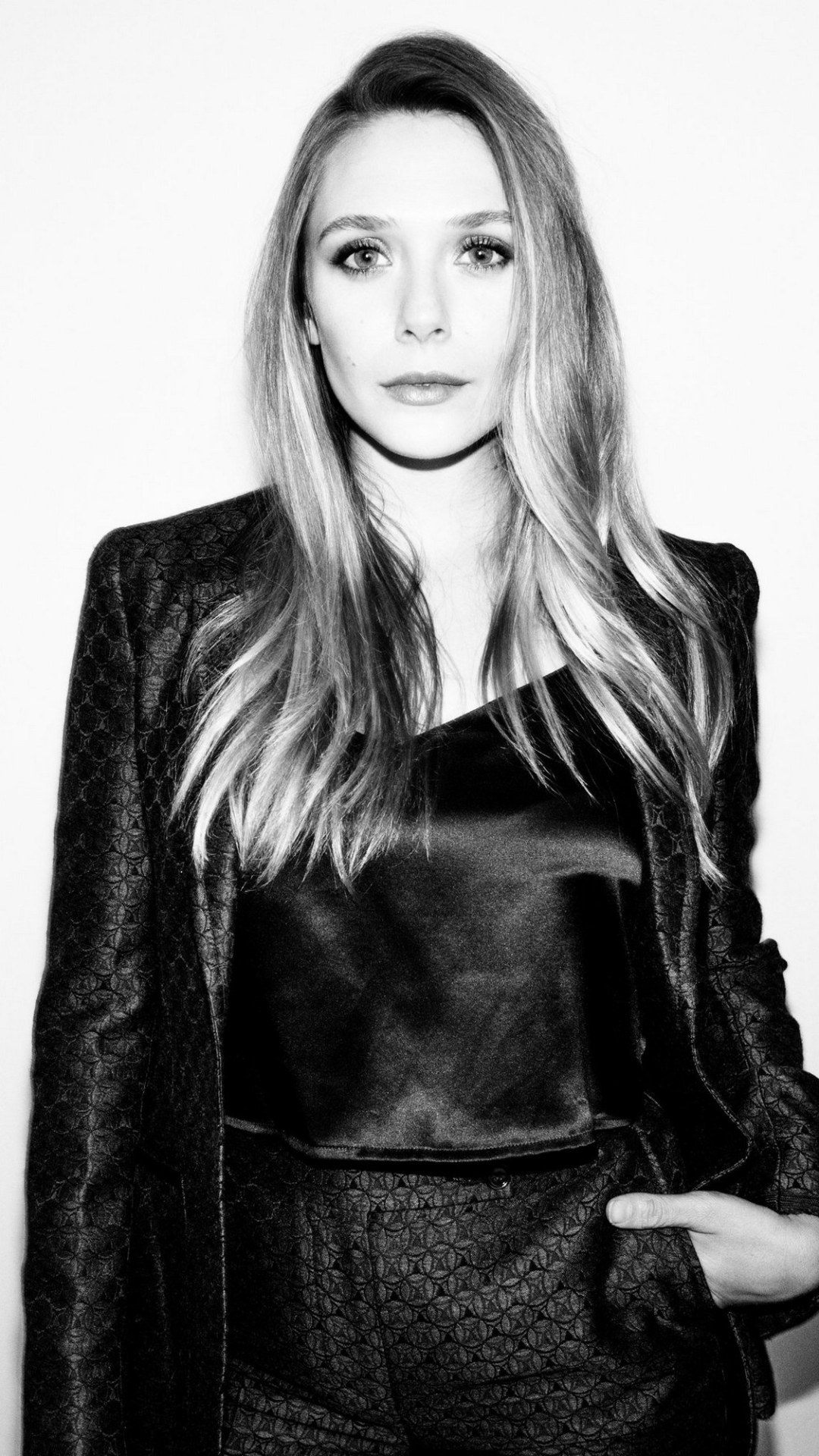 Elizabeth Olsen Beautiful Monochrome Wallpapers