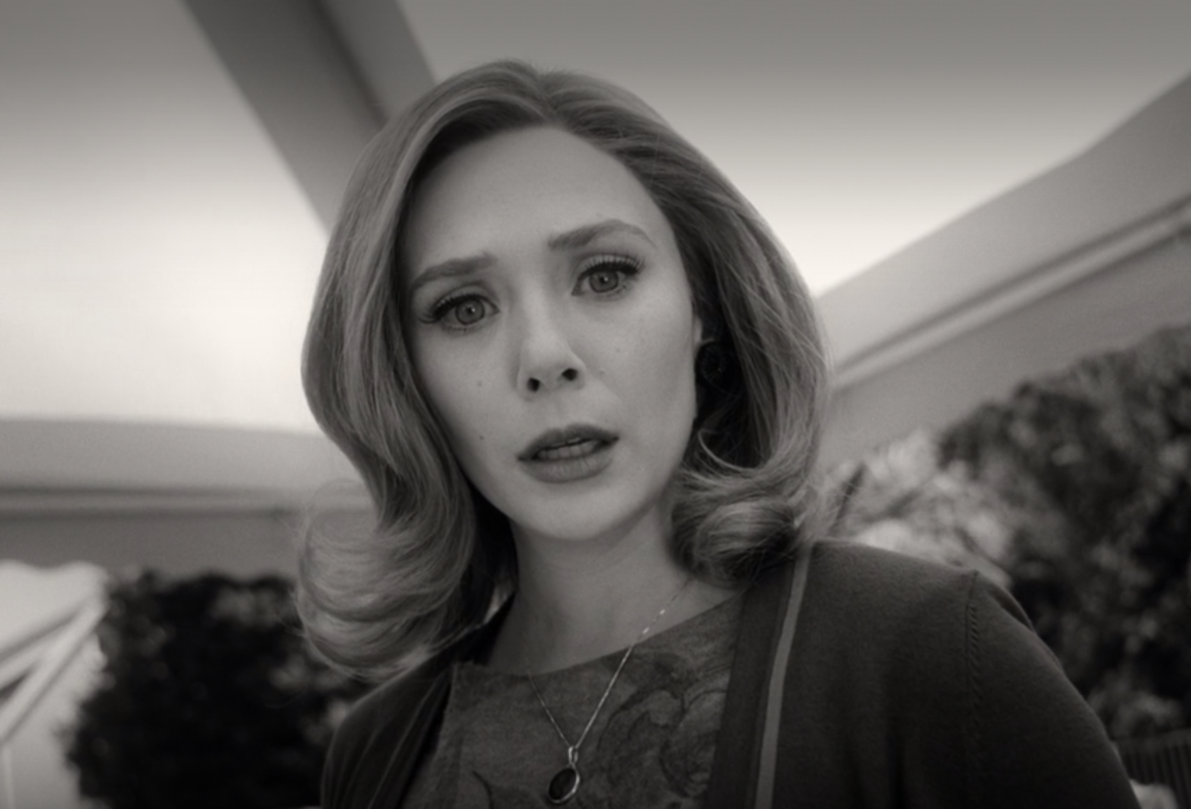 Elizabeth Olsen Beautiful Monochrome Wallpapers