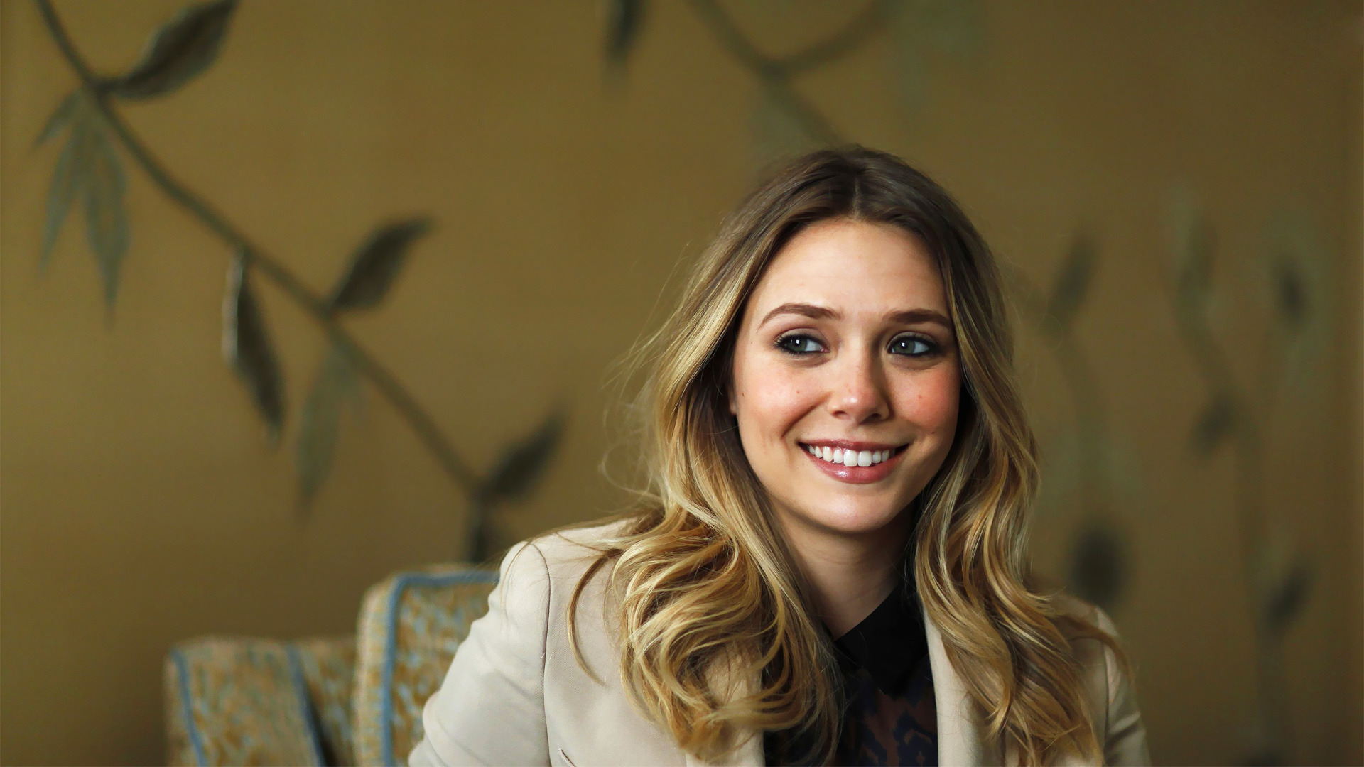 Elizabeth Olsen Black Outfit Wallpapers