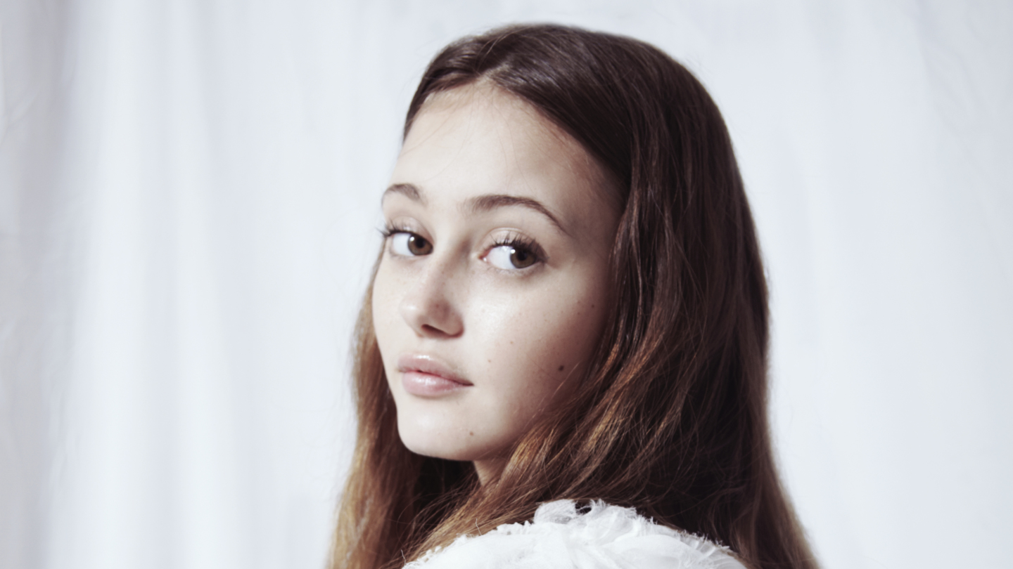 Ella Purnell Wallpapers