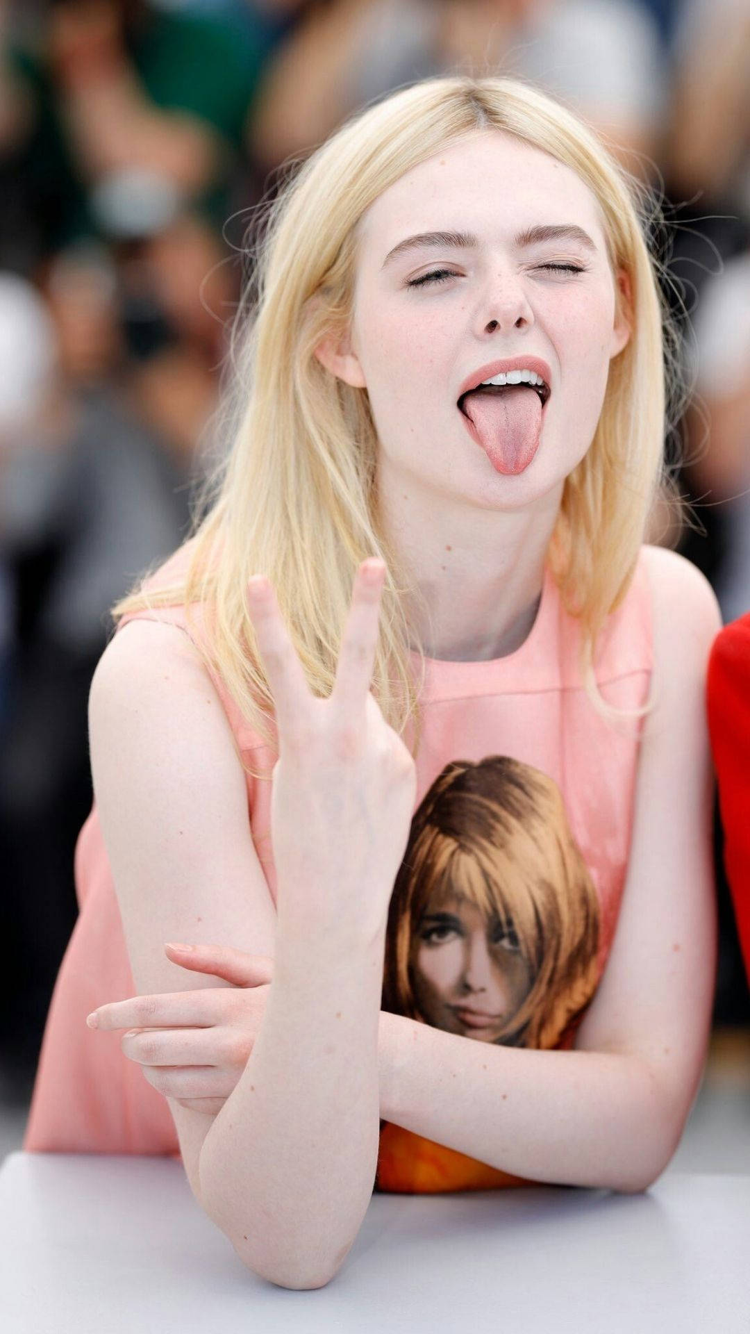 Elle Fanning Cute Wallpapers