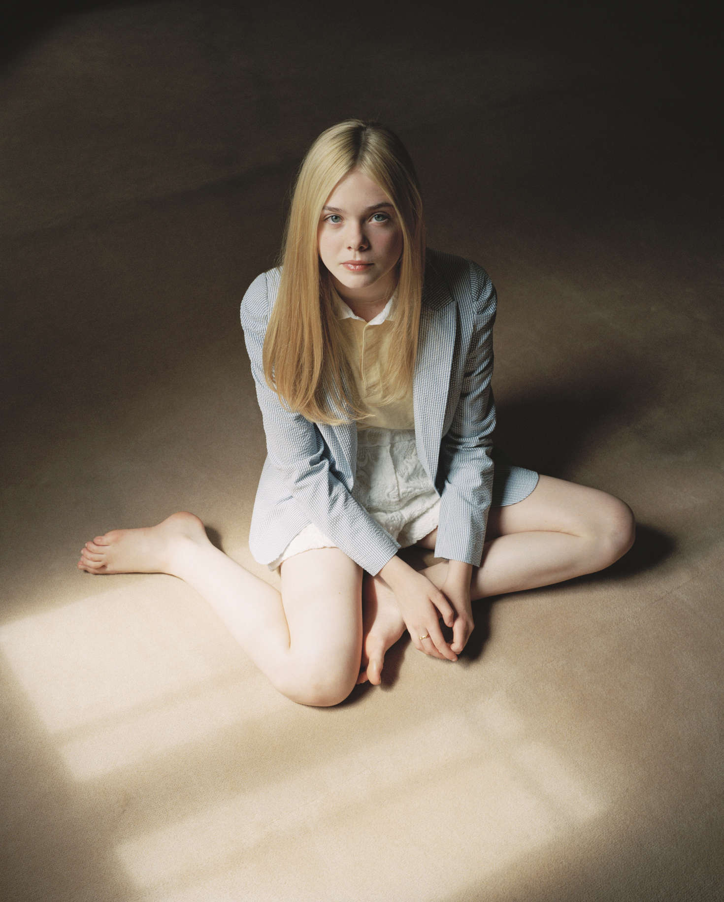 Elle Fanning Cute Wallpapers