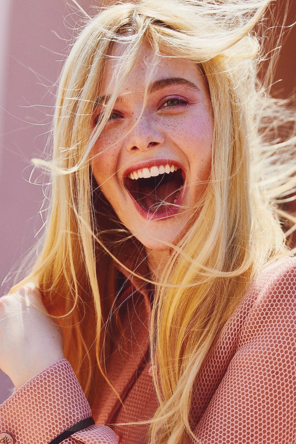 Elle Fanning Laughing Wallpapers