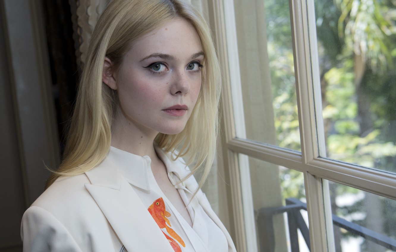 Elle Fanning New Wallpapers