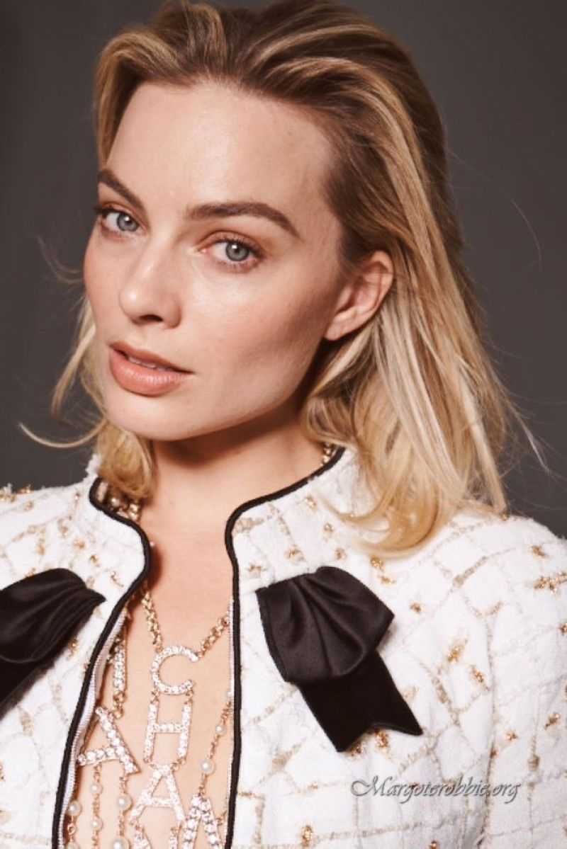 Elle Magazine Margot Robbie Photoshoot 2018 Wallpapers