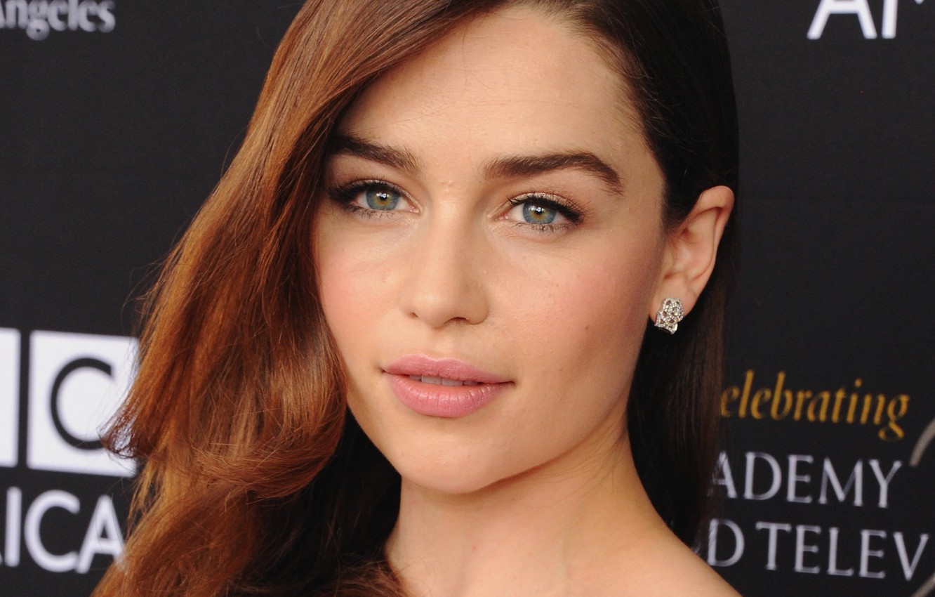 Emilia Clarke Brunette Look Wallpapers