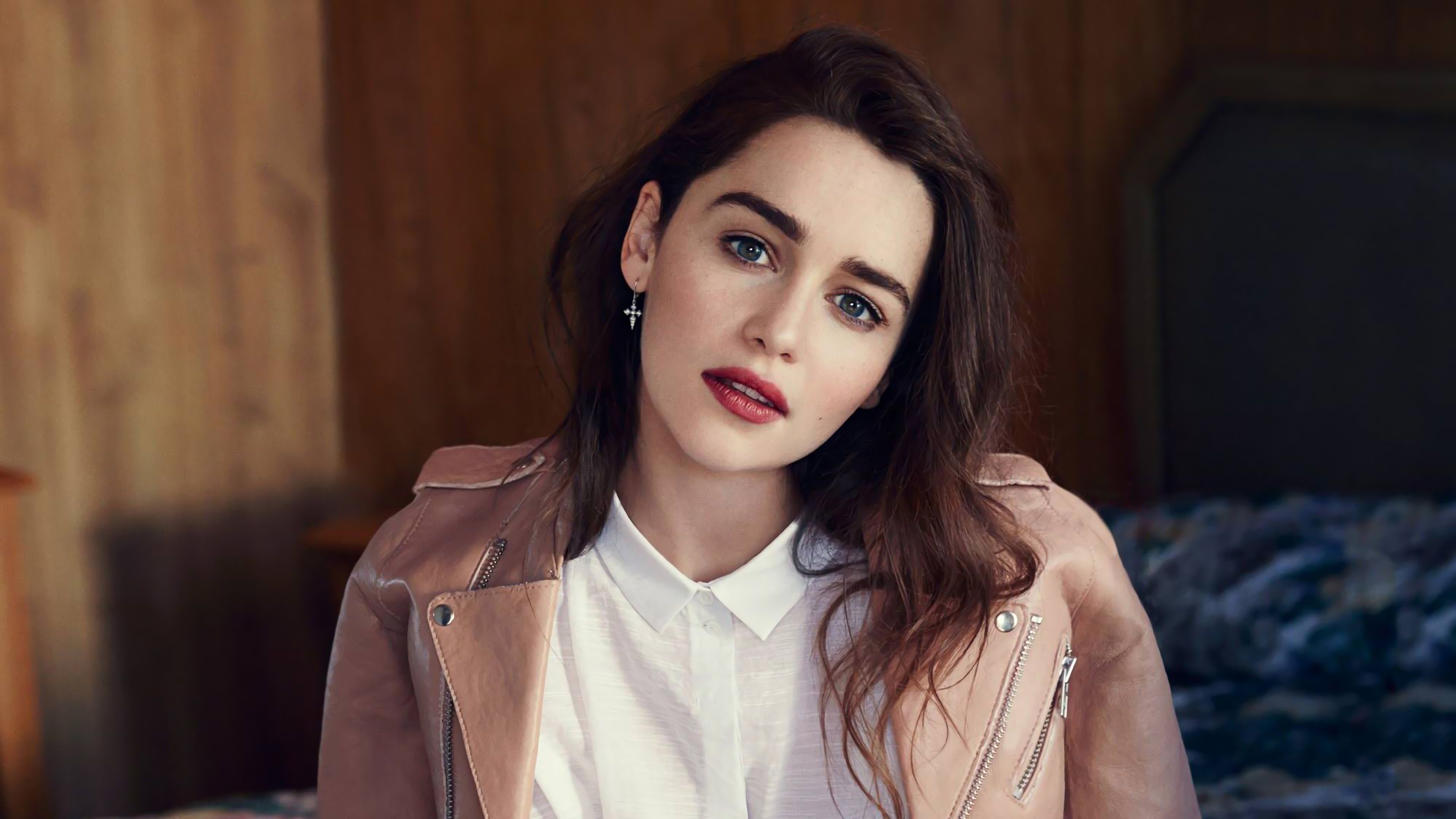 Emilia Clarke Brunette Look Wallpapers