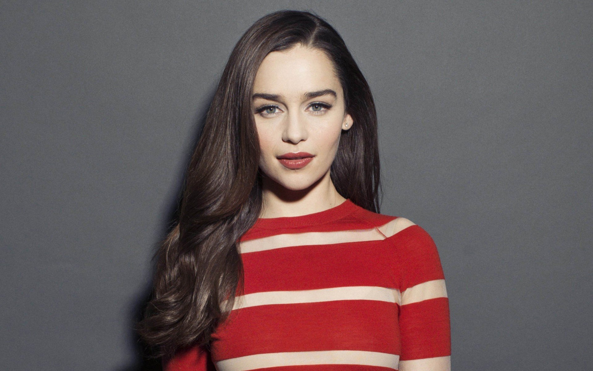 Emilia Clarke Brunette Look Wallpapers