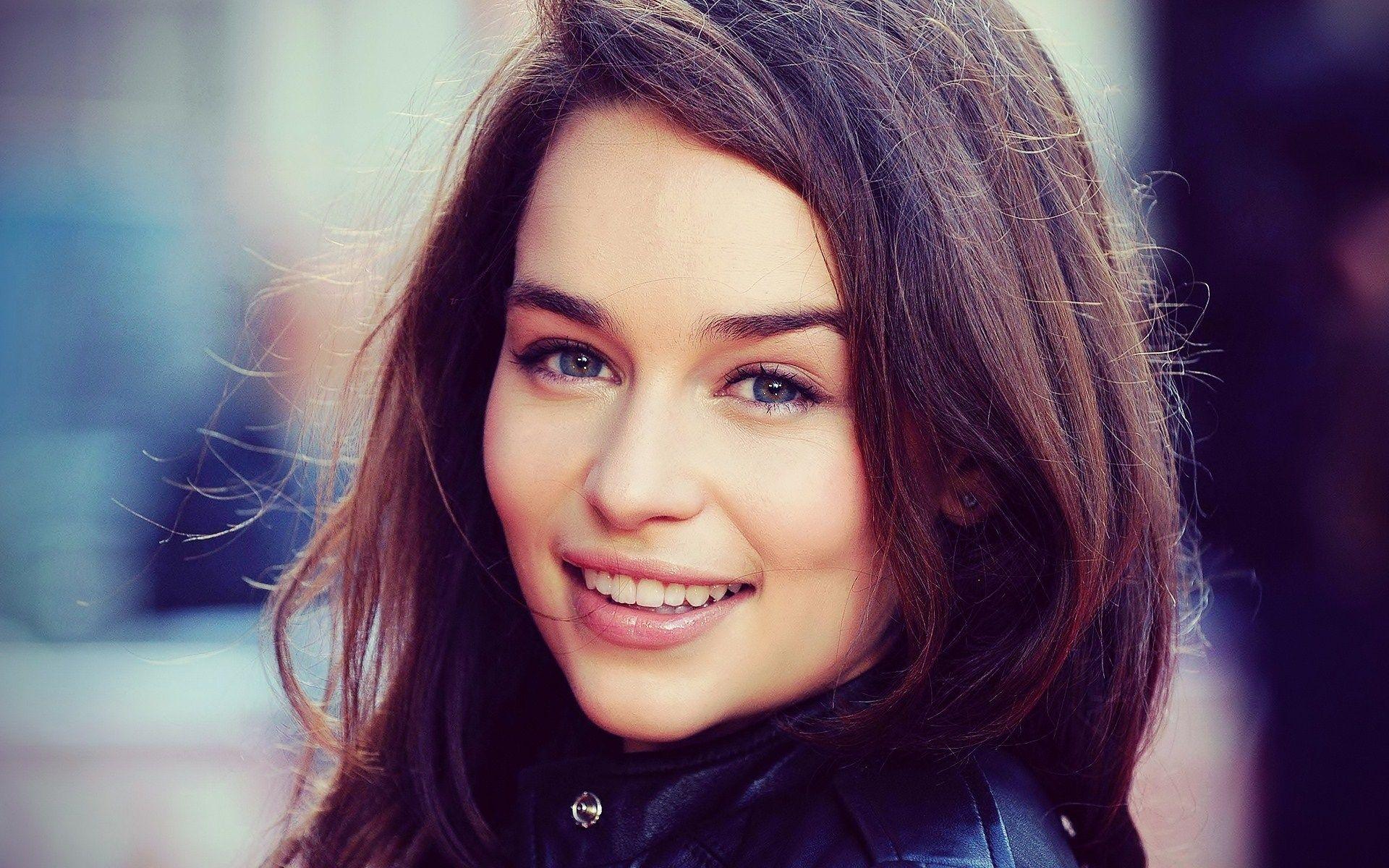 Emilia Clarke Latest Wallpapers