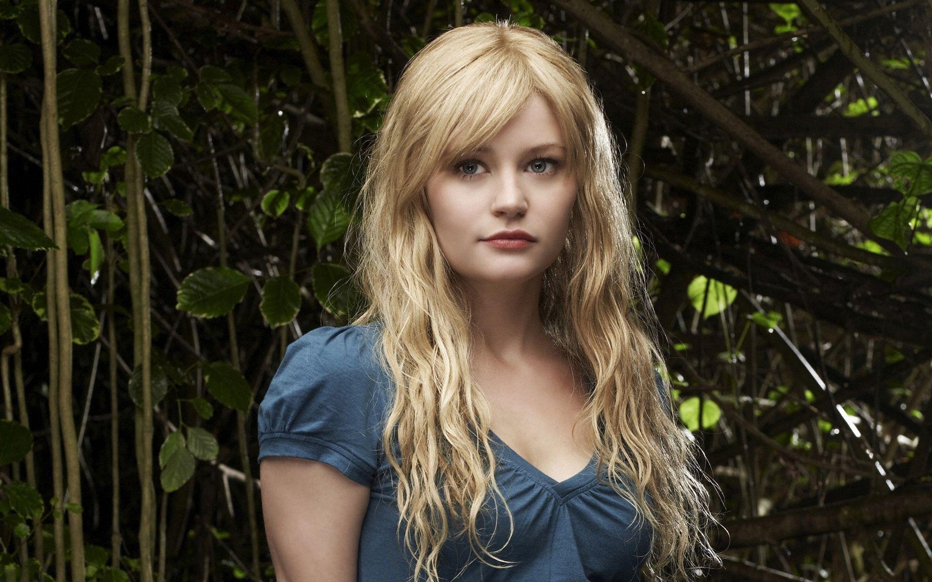 Emilie De Ravin Wallpapers