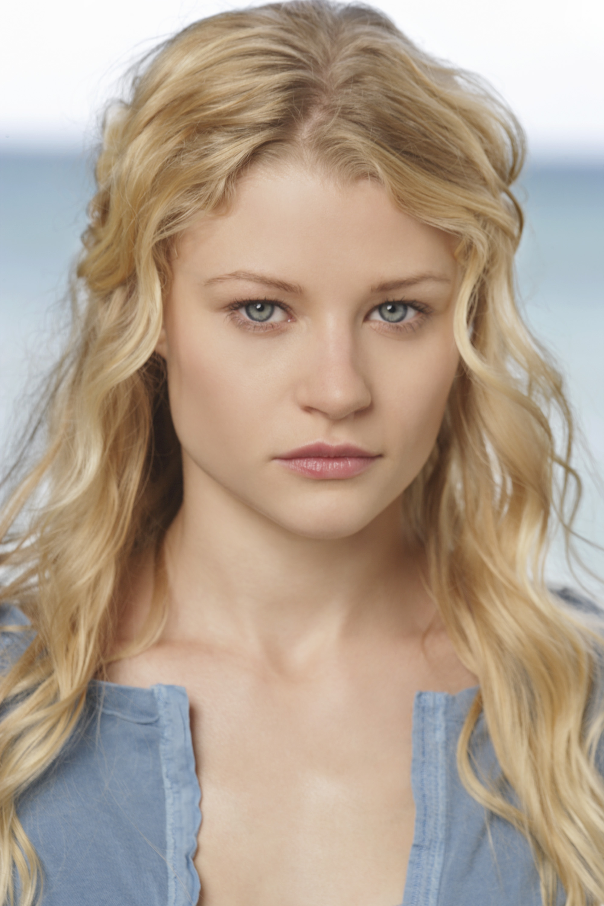 Emilie De Ravin Wallpapers