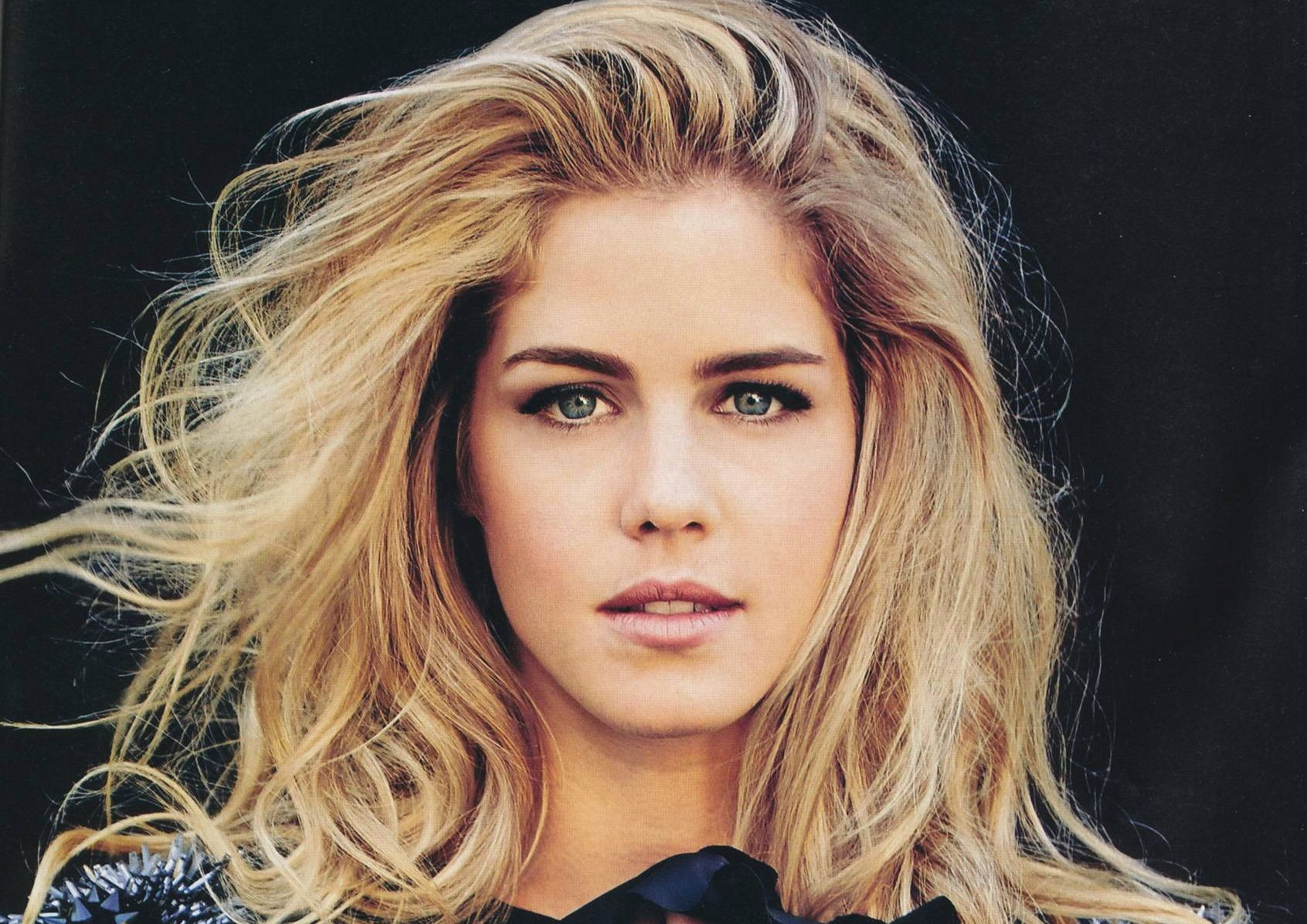 Emily Bett Rickards Wallpapers