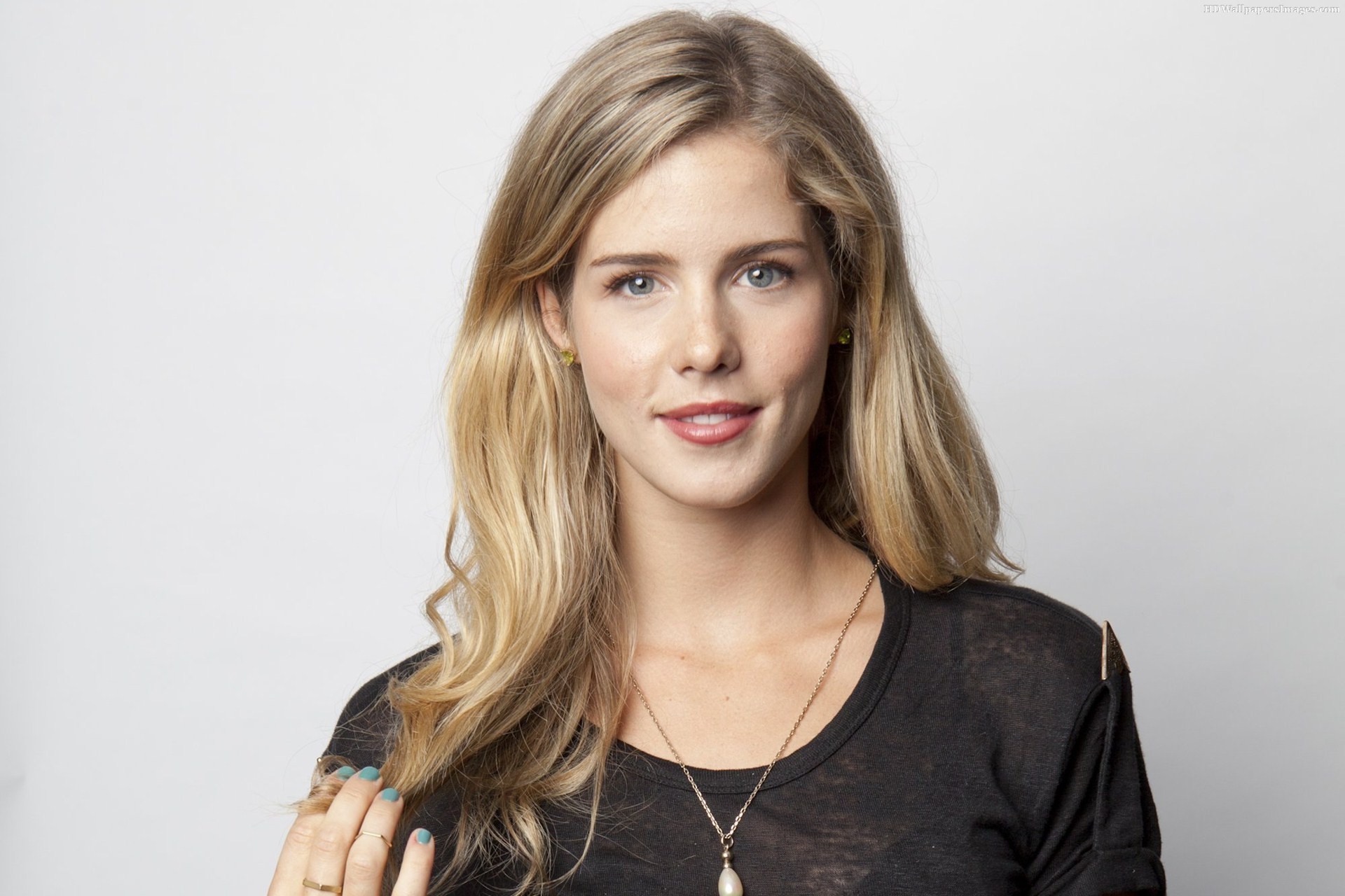 Emily Bett Rickards Wallpapers