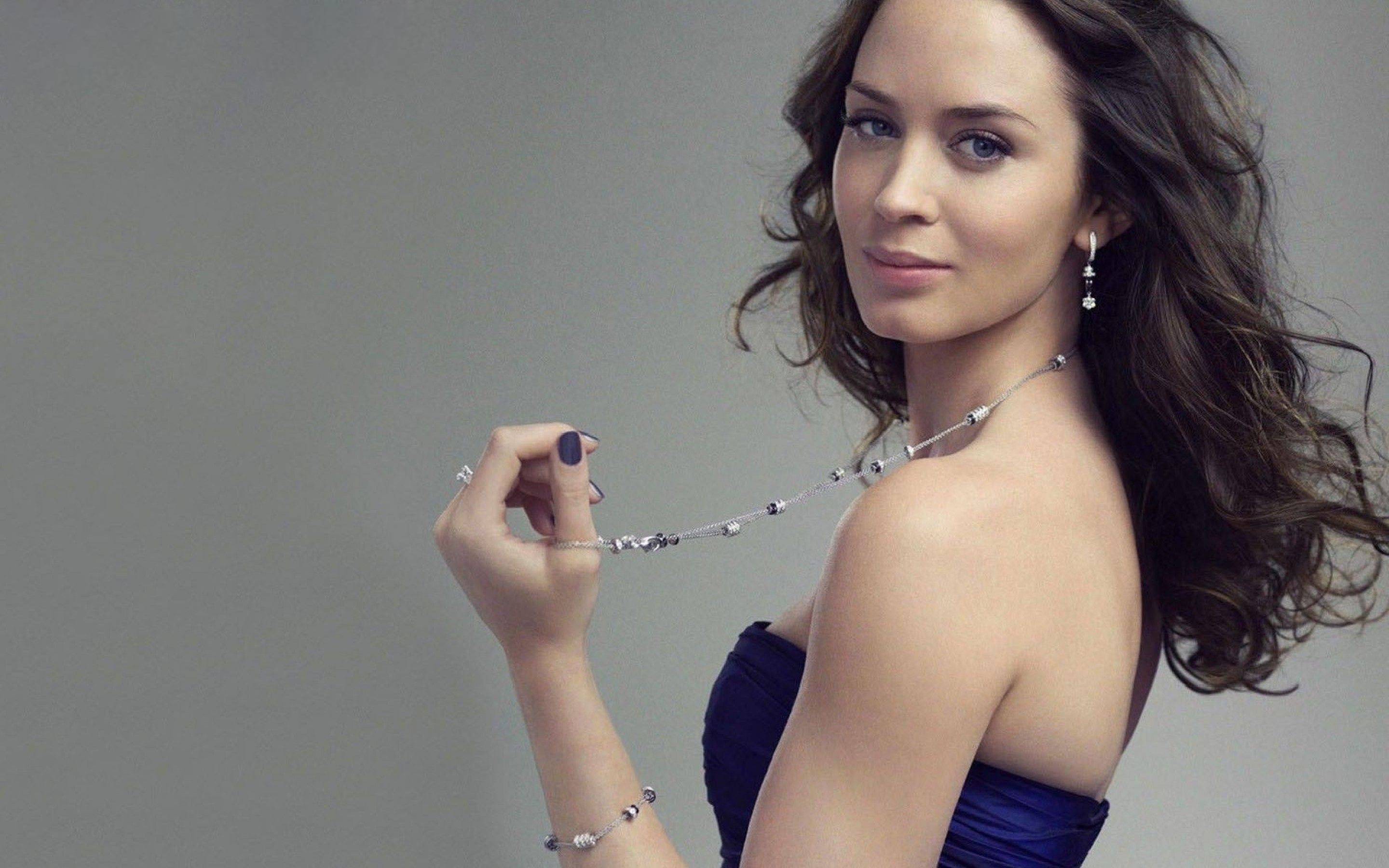 Emily Blunt Wallpapers