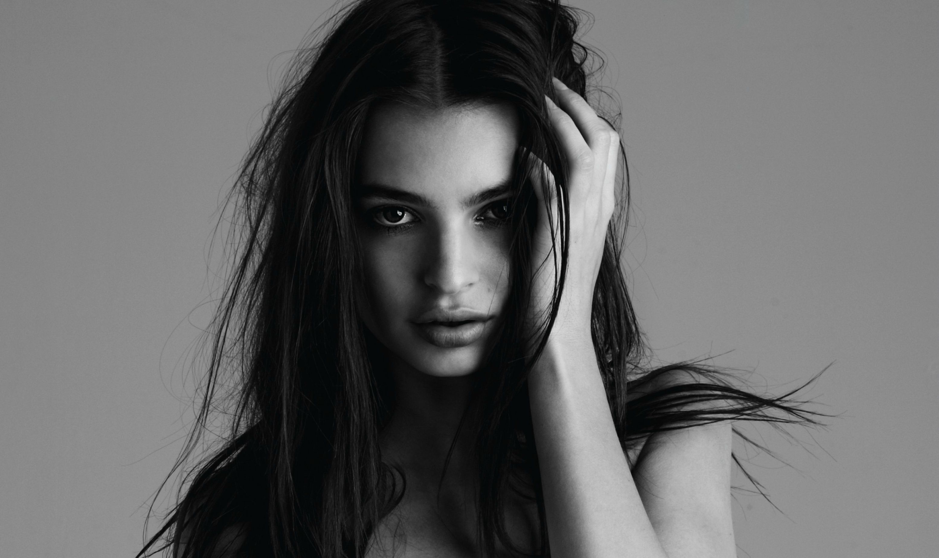 Emily Ratajkowski Wallpapers