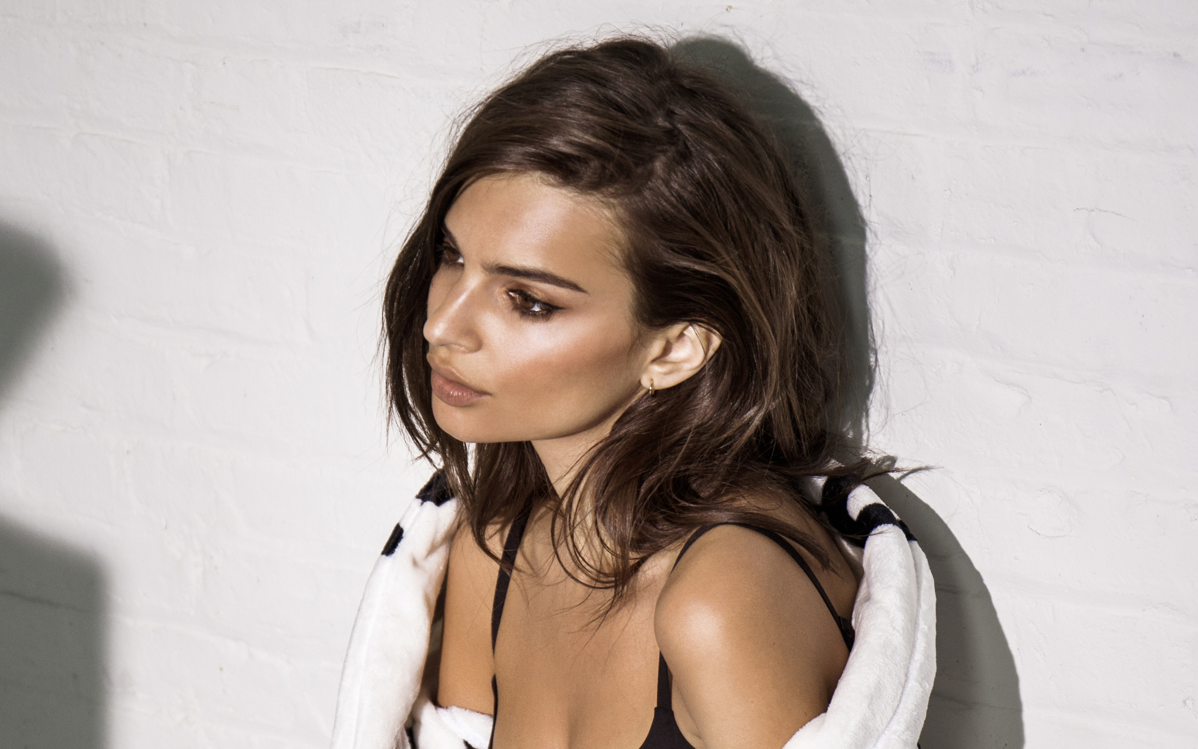 Emily Ratajkowski 2018 Photoshoot Wallpapers