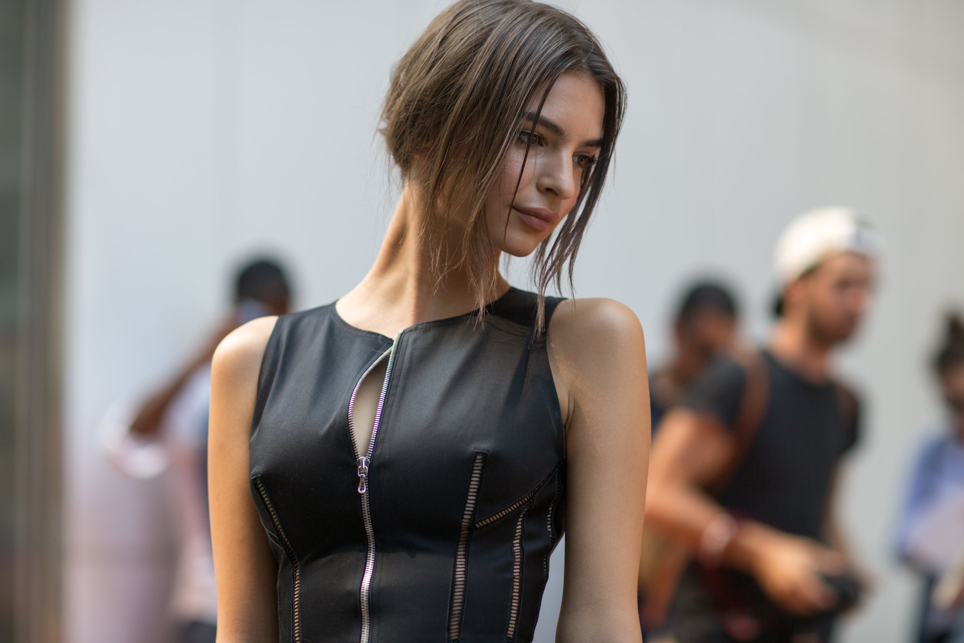 Emily Ratajkowski In Black Dress Wallpapers