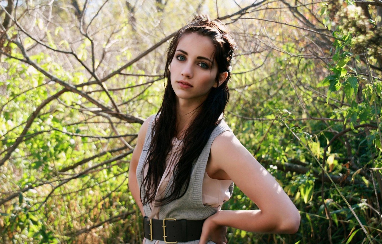 Emily Rudd Wallpapers