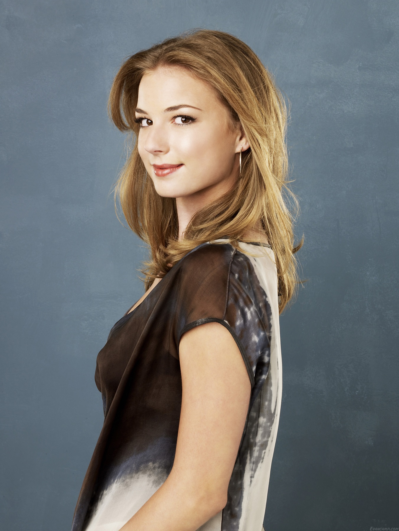 Emily VanCamp Wallpapers