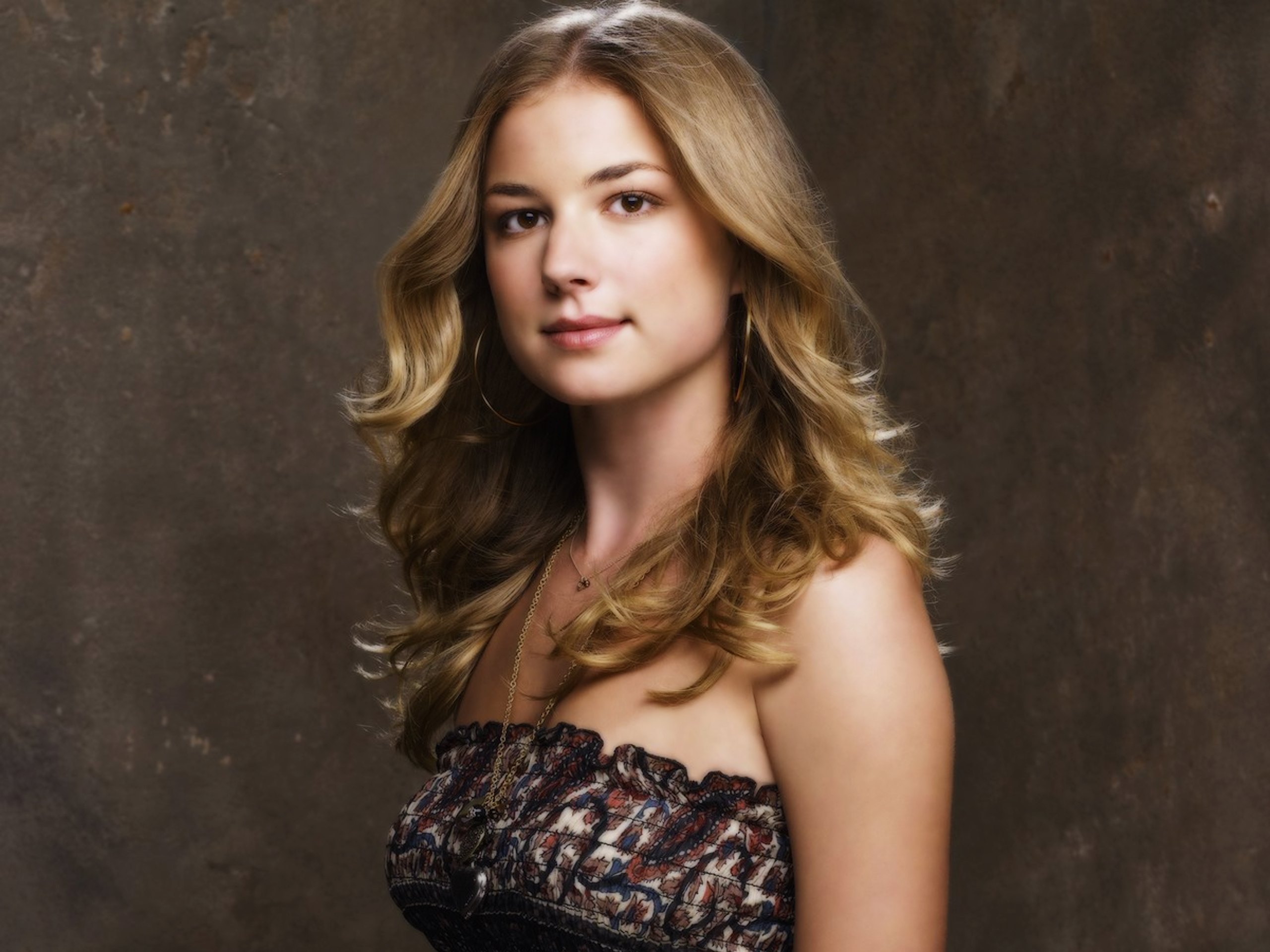 Emily VanCamp Wallpapers