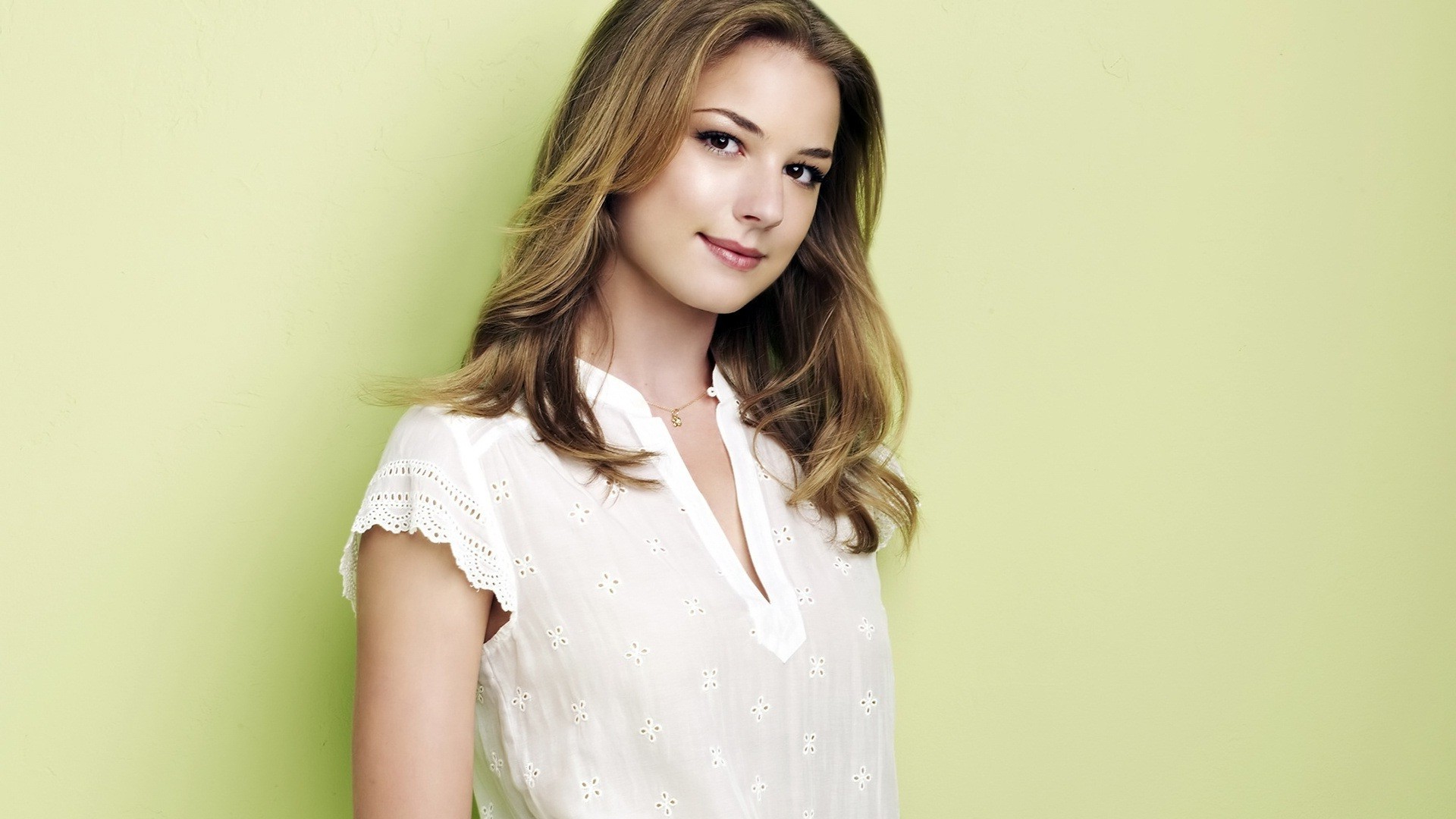 Emily VanCamp Wallpapers