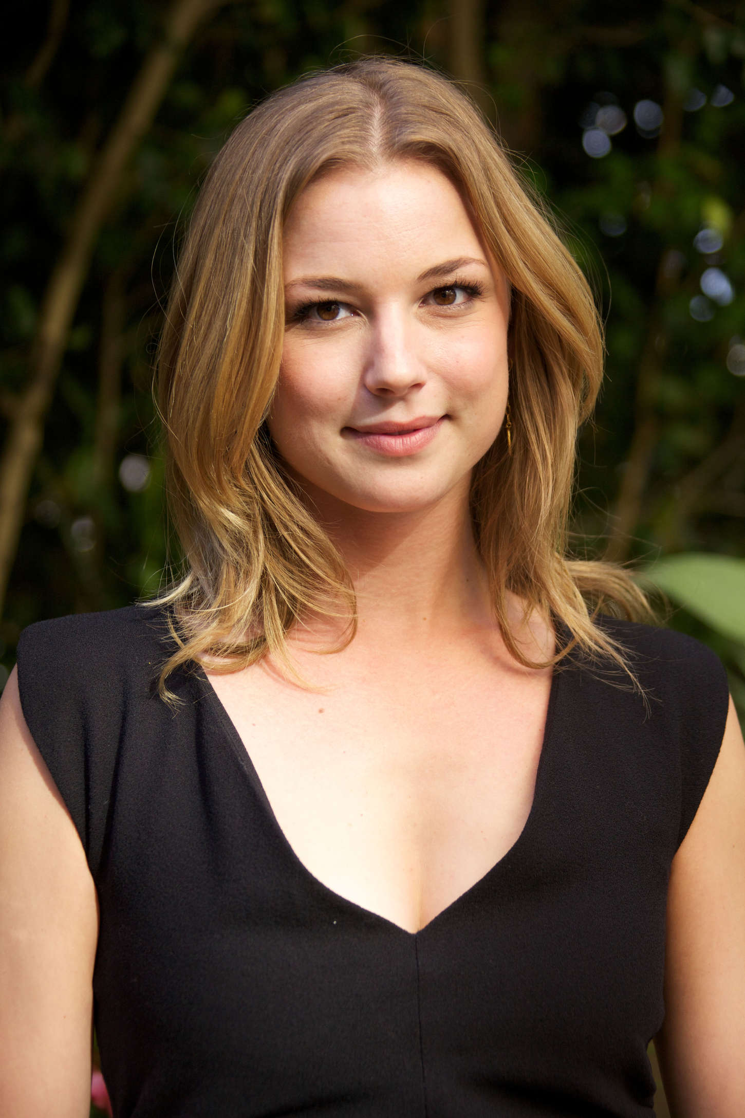 Emily VanCamp Wallpapers