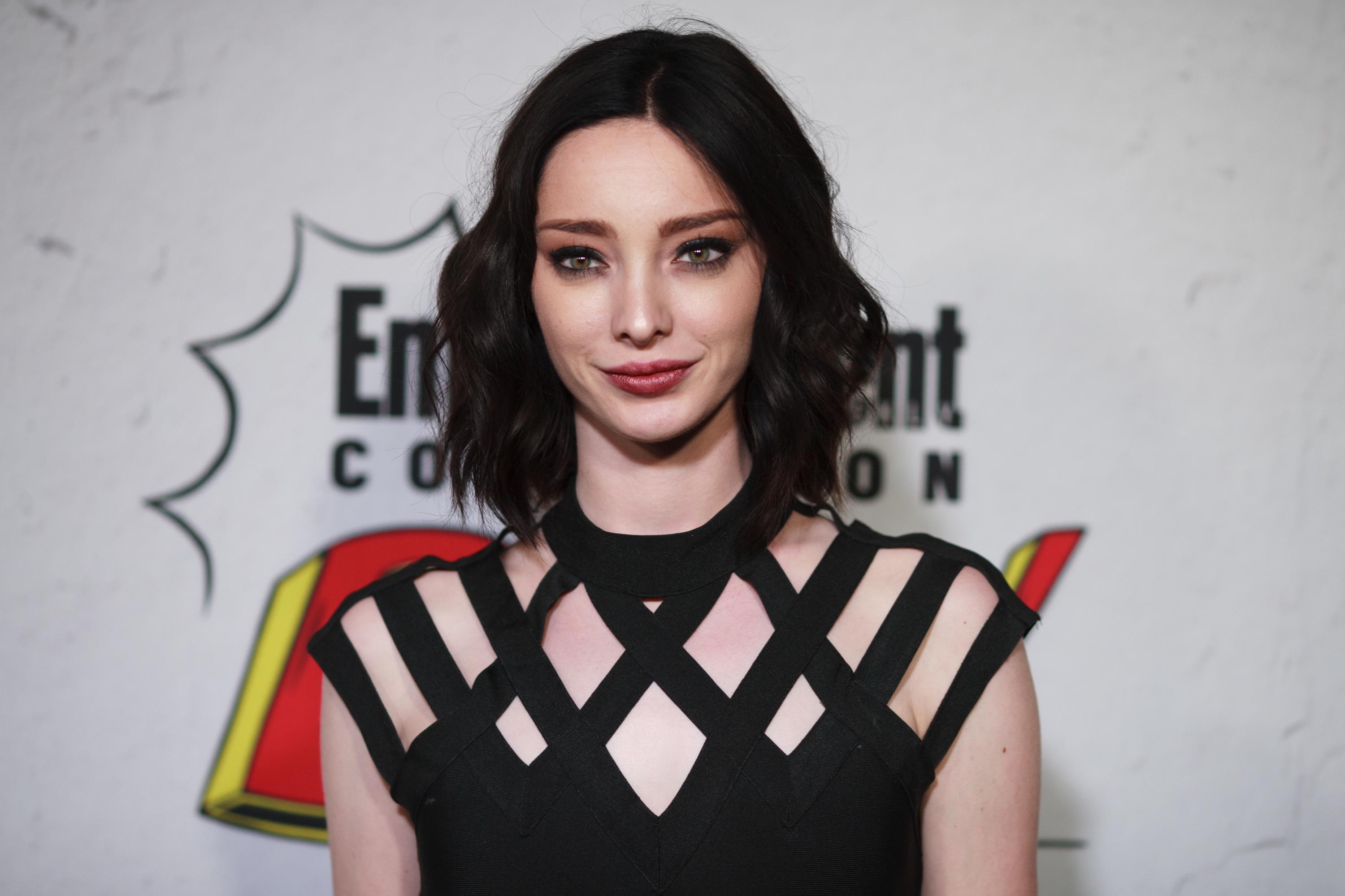 Emma Dumont 4K Wallpapers