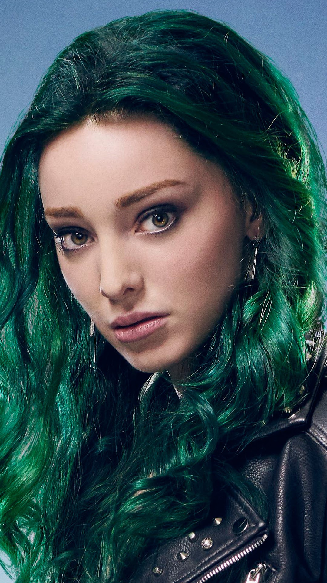 Emma Dumont 8K Wallpapers